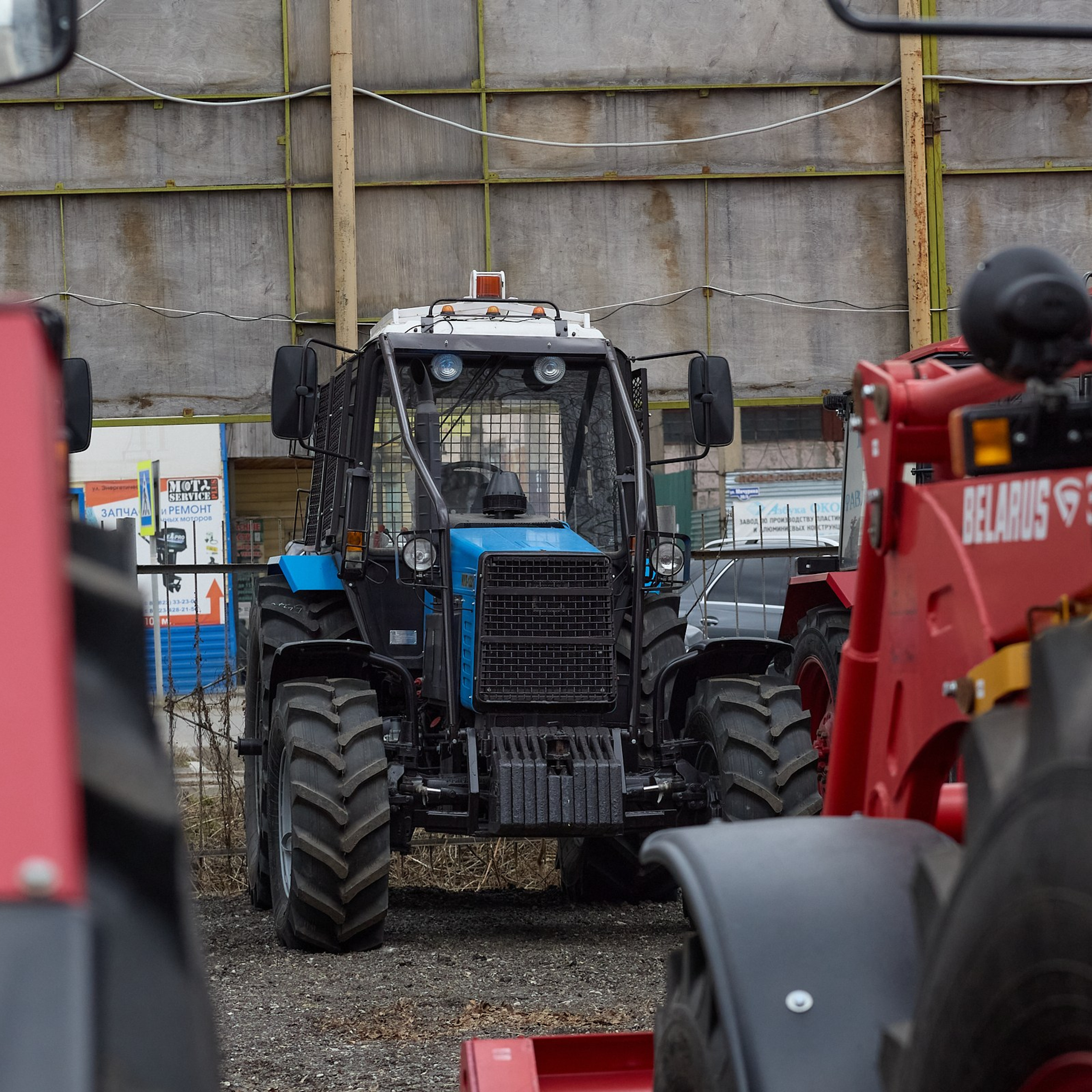 Фотосессия выставки и продажи сельхозтехники. Коммерческий фотограф для бизнеса в Томске Дмитрий Ельчанинов