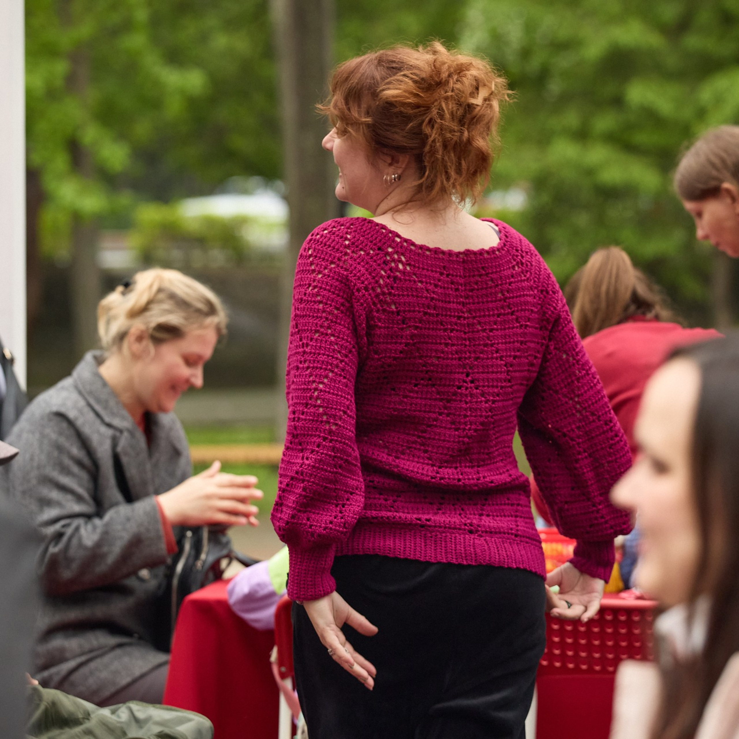 «День вязания на публике 2024» фотосъёмка мероприятия в Городском саду, полная версия. Коммерческий фотограф для бизнеса в Томске Дмитрий Ельчанинов
