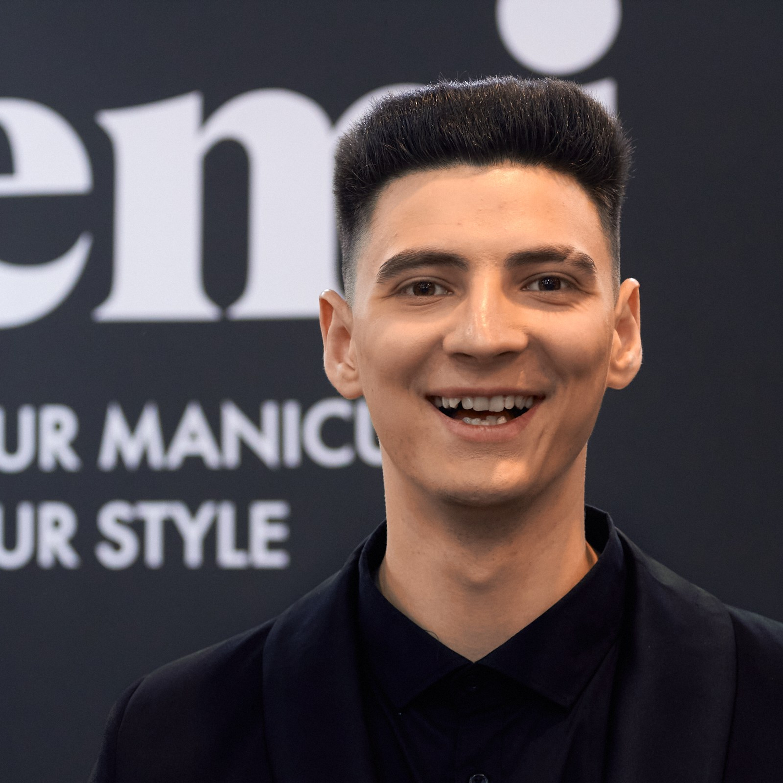 Модели в объективе томского фотографа Дмитрия Ельчанинова. Коммерческий фотограф для бизнеса в Томске Дмитрий Ельчанинов