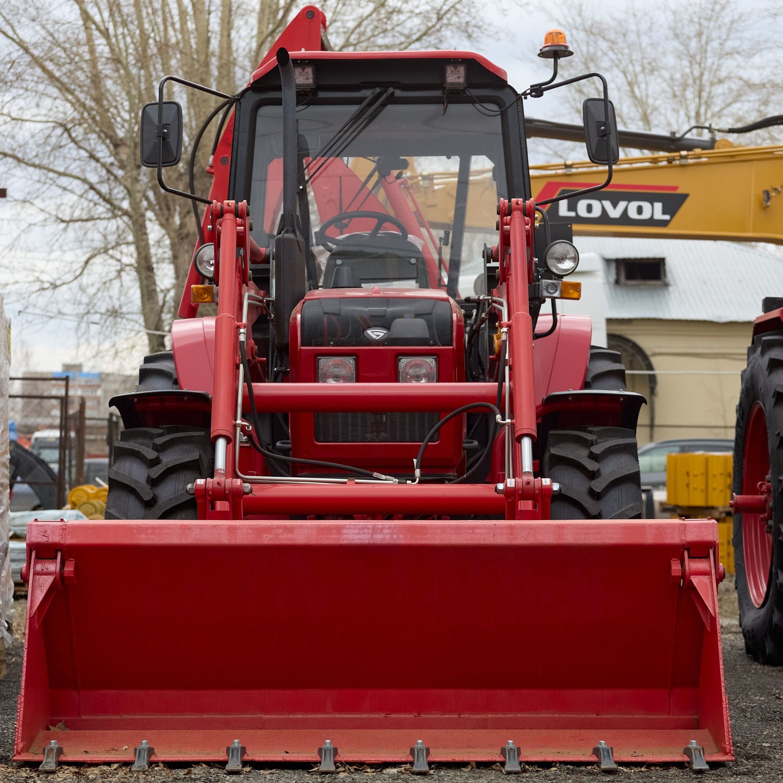 Фотосессия выставки и продажи сельхозтехники. Коммерческий фотограф для бизнеса в Томске Дмитрий Ельчанинов