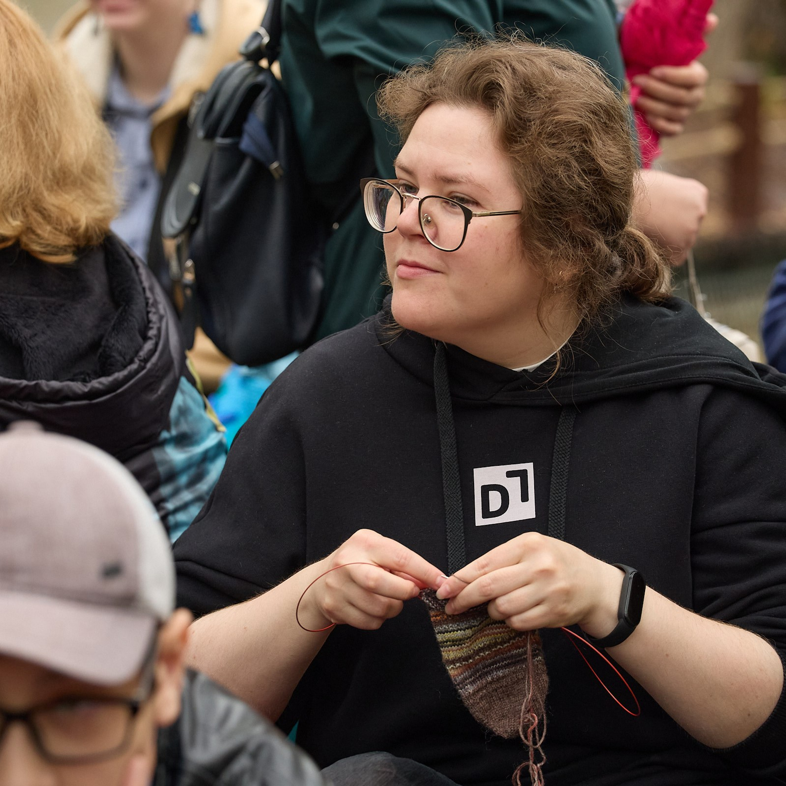 «День вязания на публике 2024» фотосъёмка мероприятия в Городском саду, полная версия. Коммерческий фотограф для бизнеса в Томске Дмитрий Ельчанинов