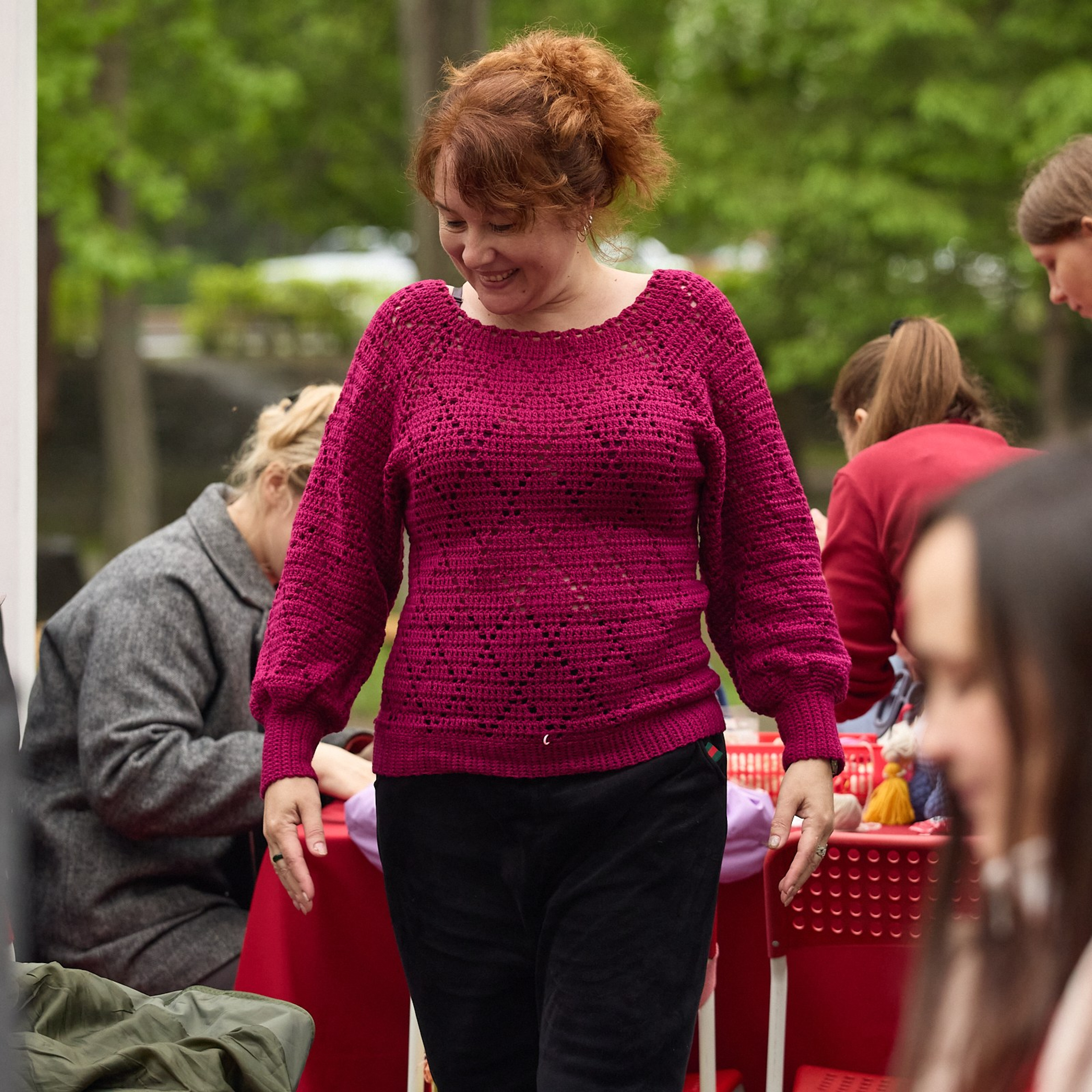 «День вязания на публике 2024» фотосъёмка мероприятия в Городском саду, полная версия. Коммерческий фотограф для бизнеса в Томске Дмитрий Ельчанинов