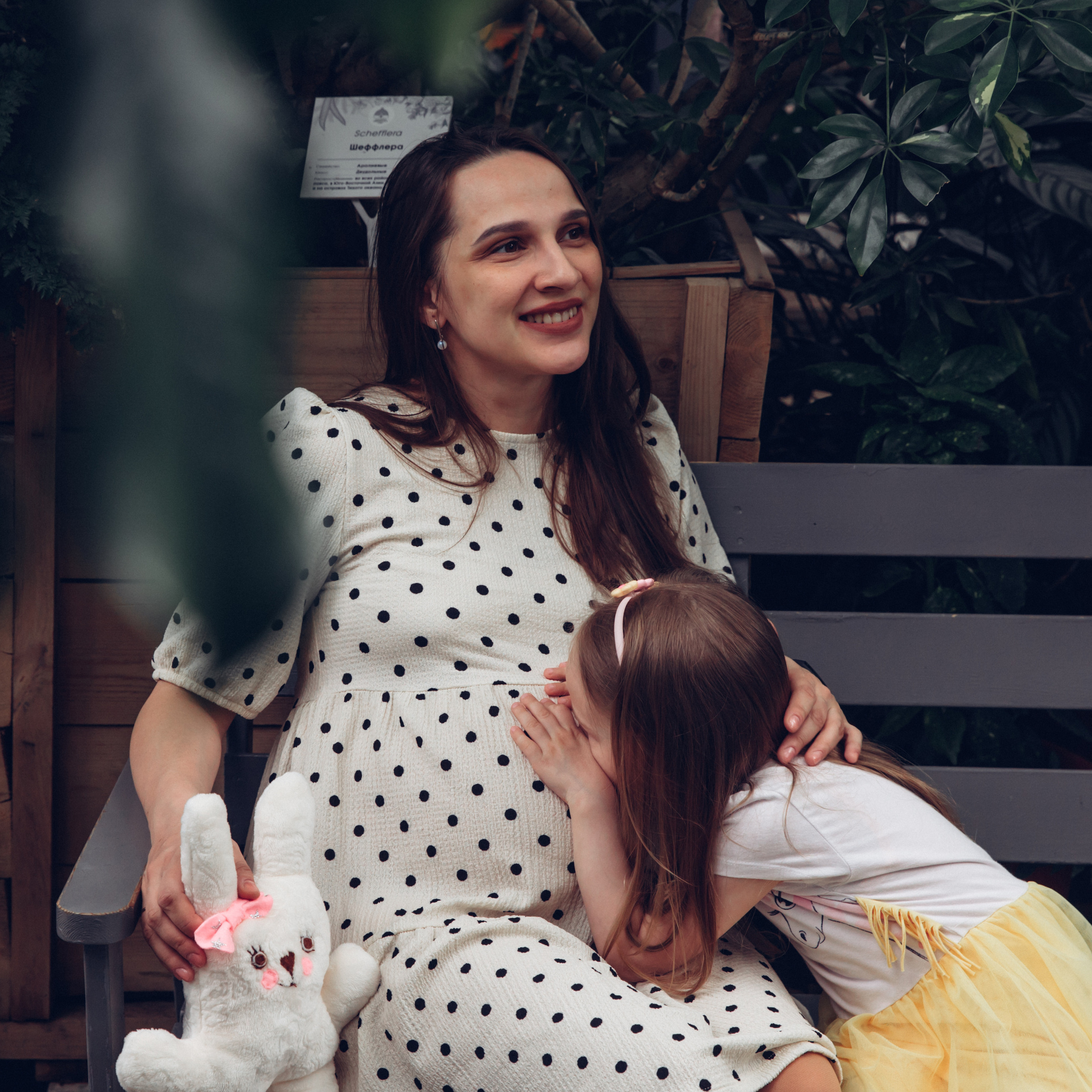 Катя, прогулка в оранжерее Таврического сада