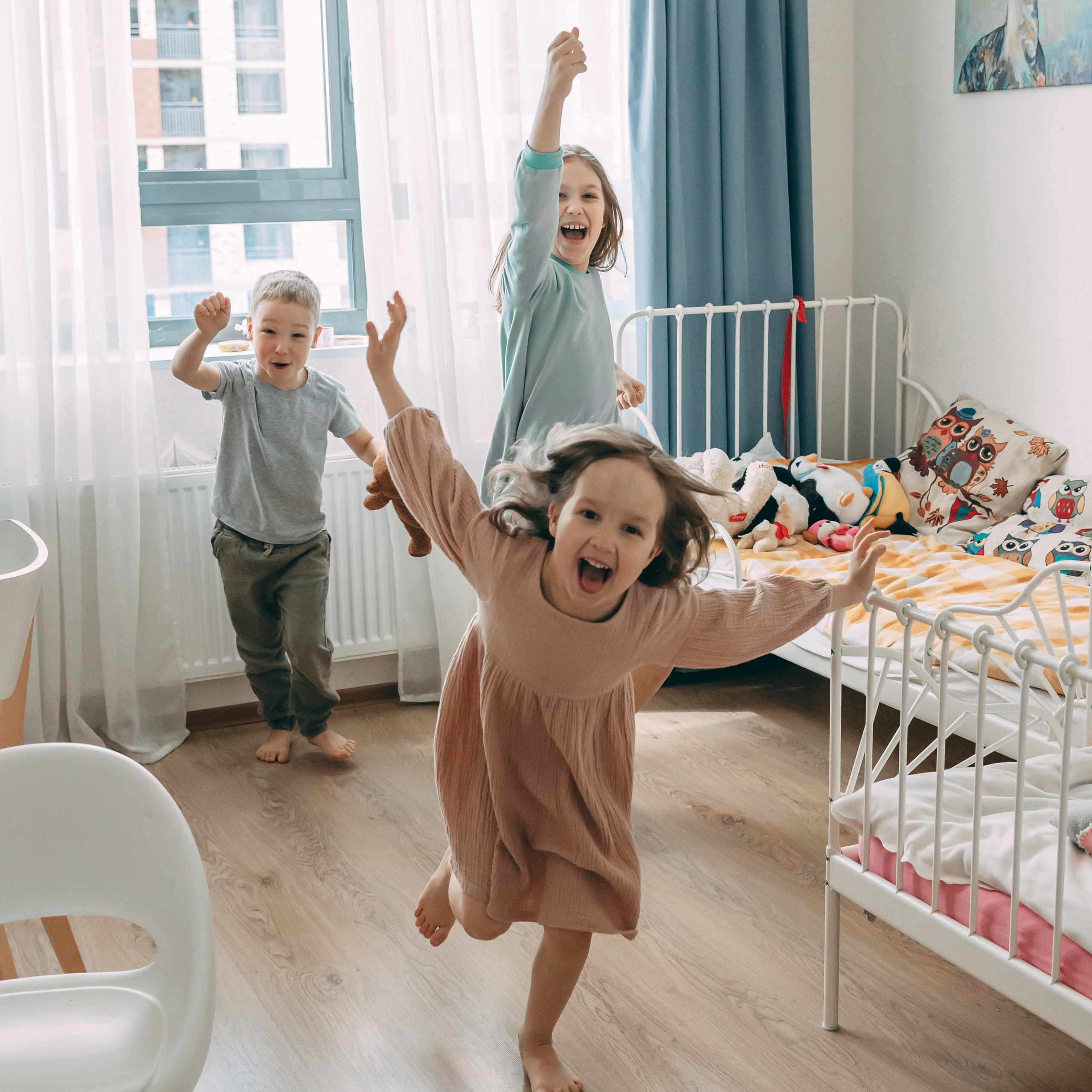 Дома у Вали