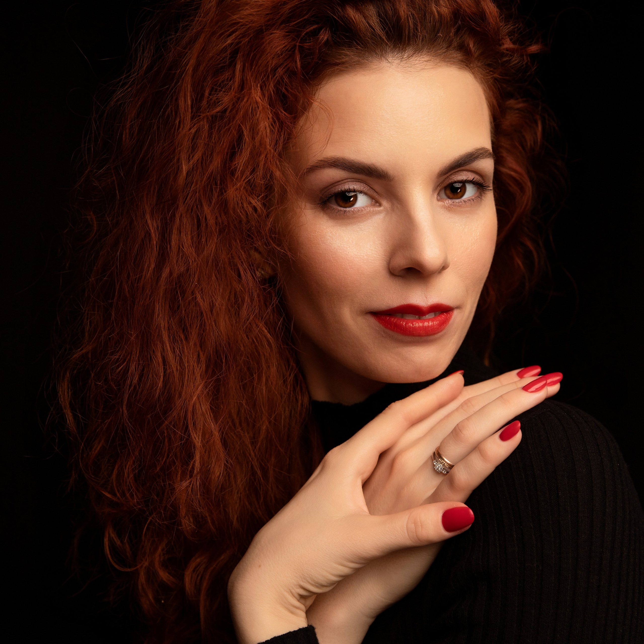 Портрет на чёрном