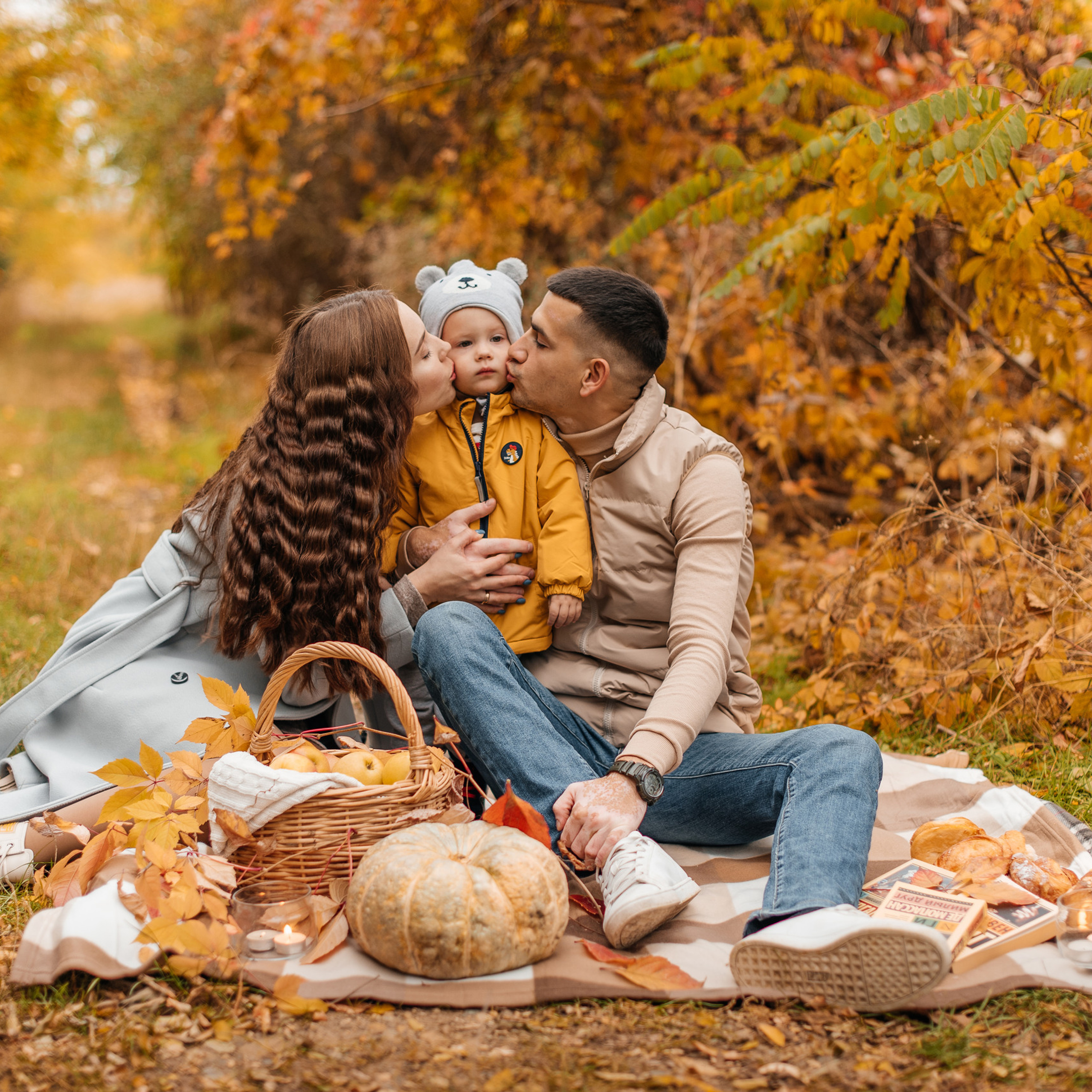 Осенняя семейная фотосессия