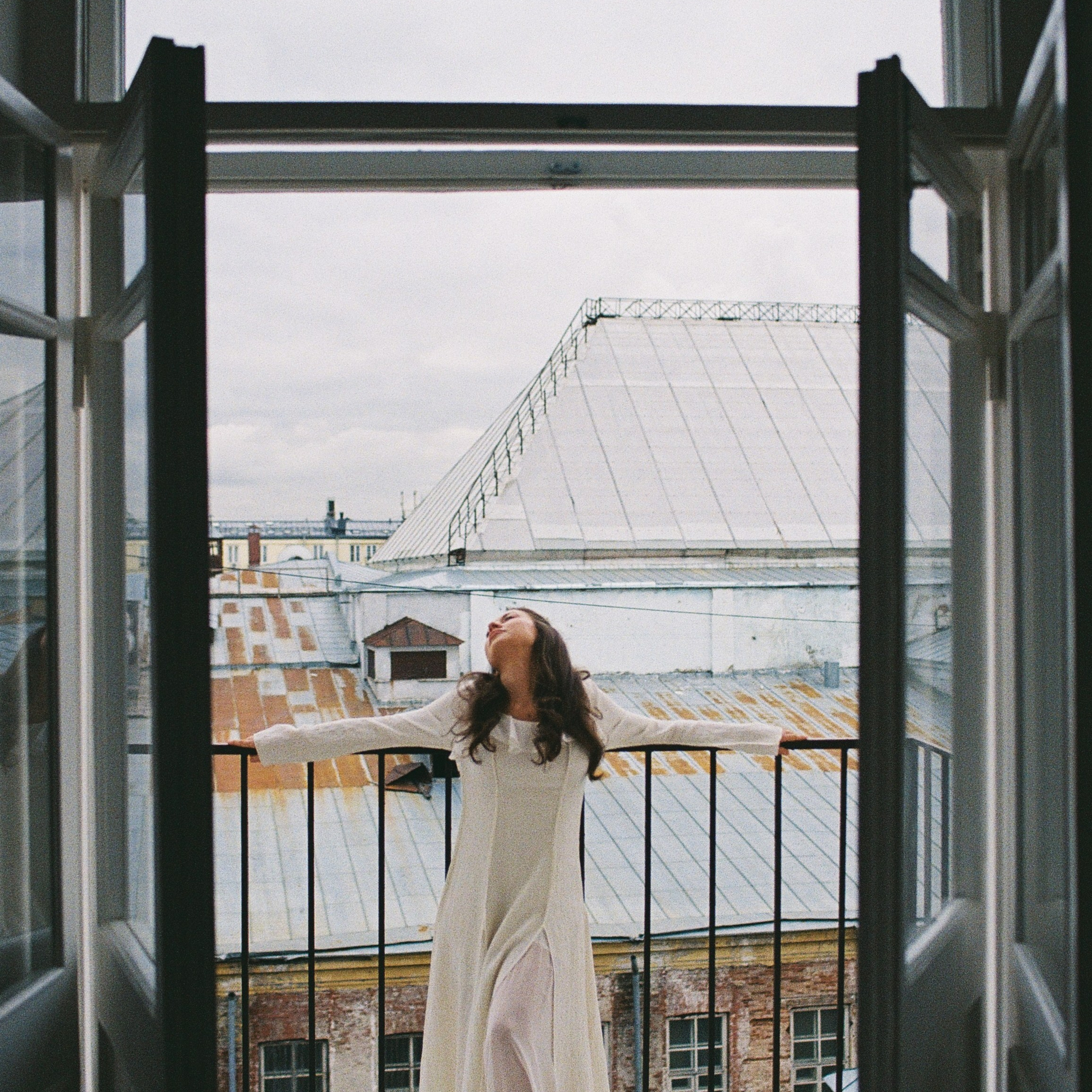 Лиза пленка белая