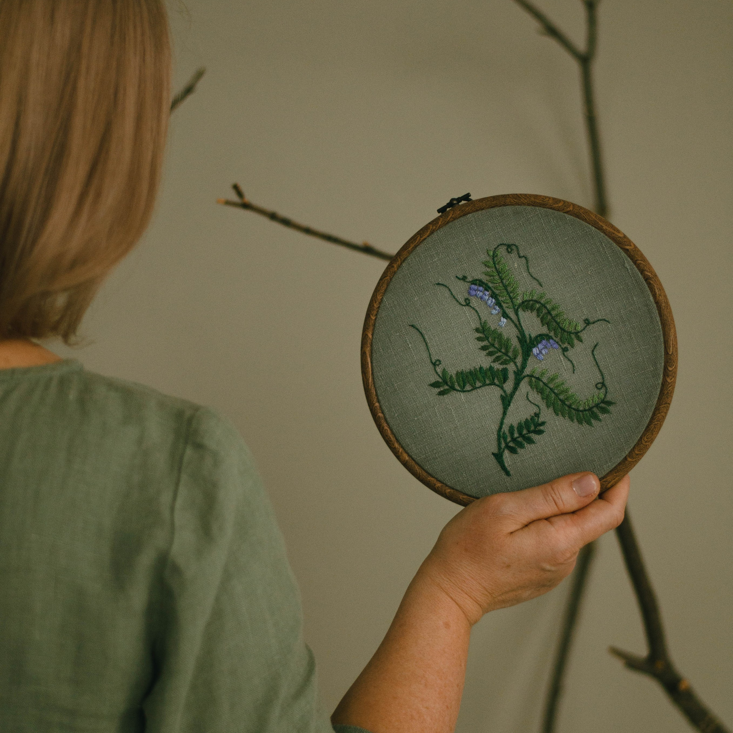 Вышивальщица