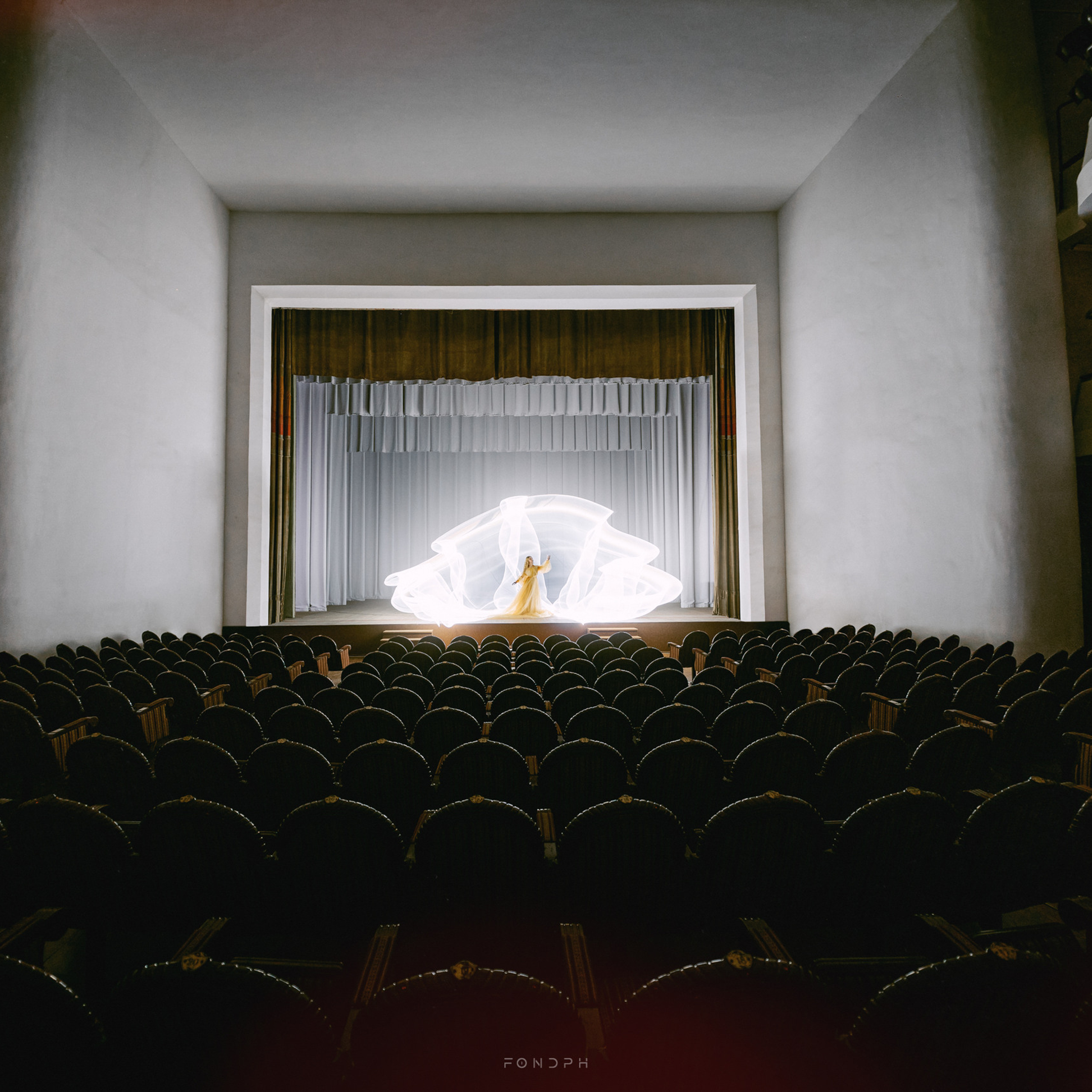 Feedback. Night art photographer Sergey Savenko Rostov-on-Don FONDphoto FONDph