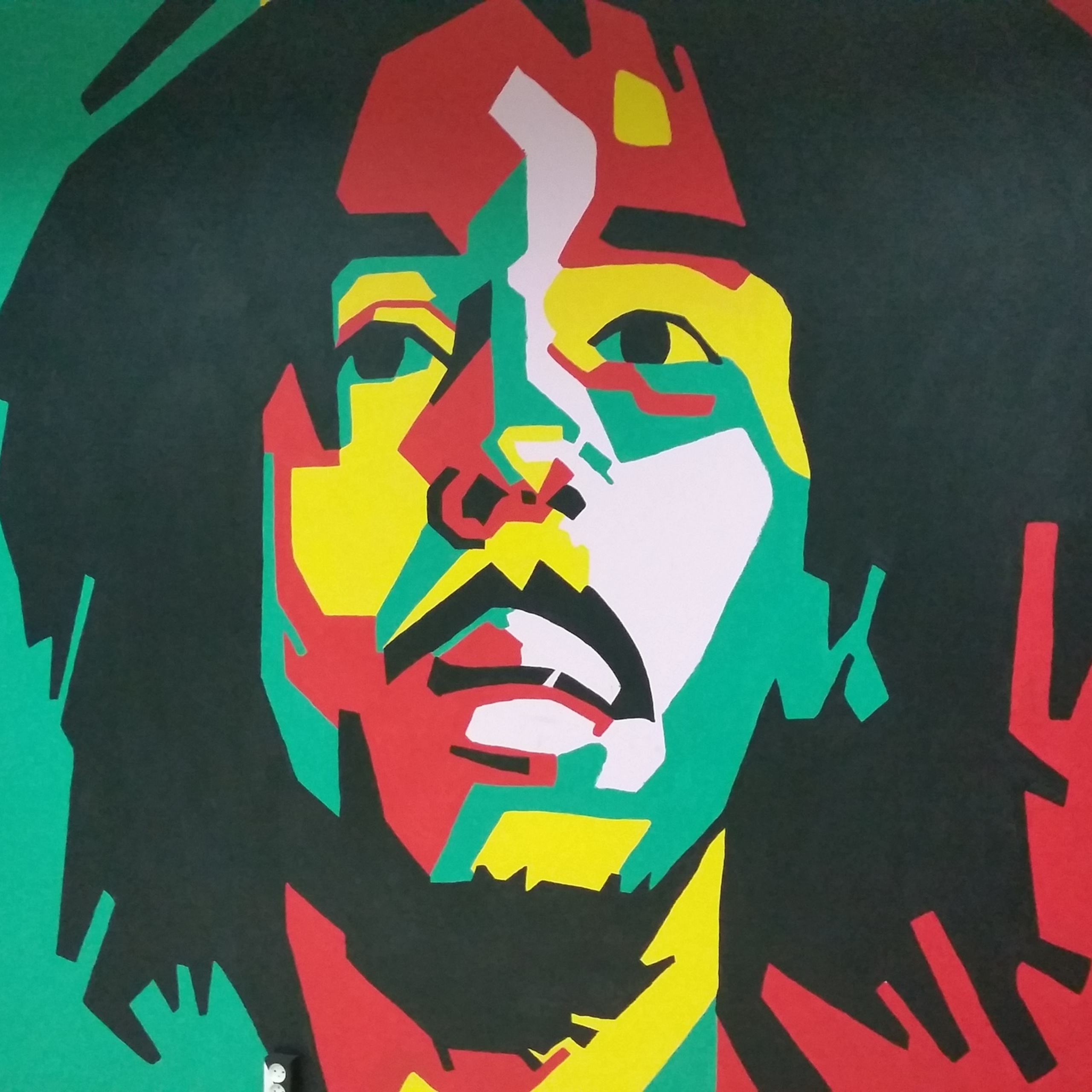 Рисунок Боб Марли на стене. Роспись стен в Усть-Каменогорске