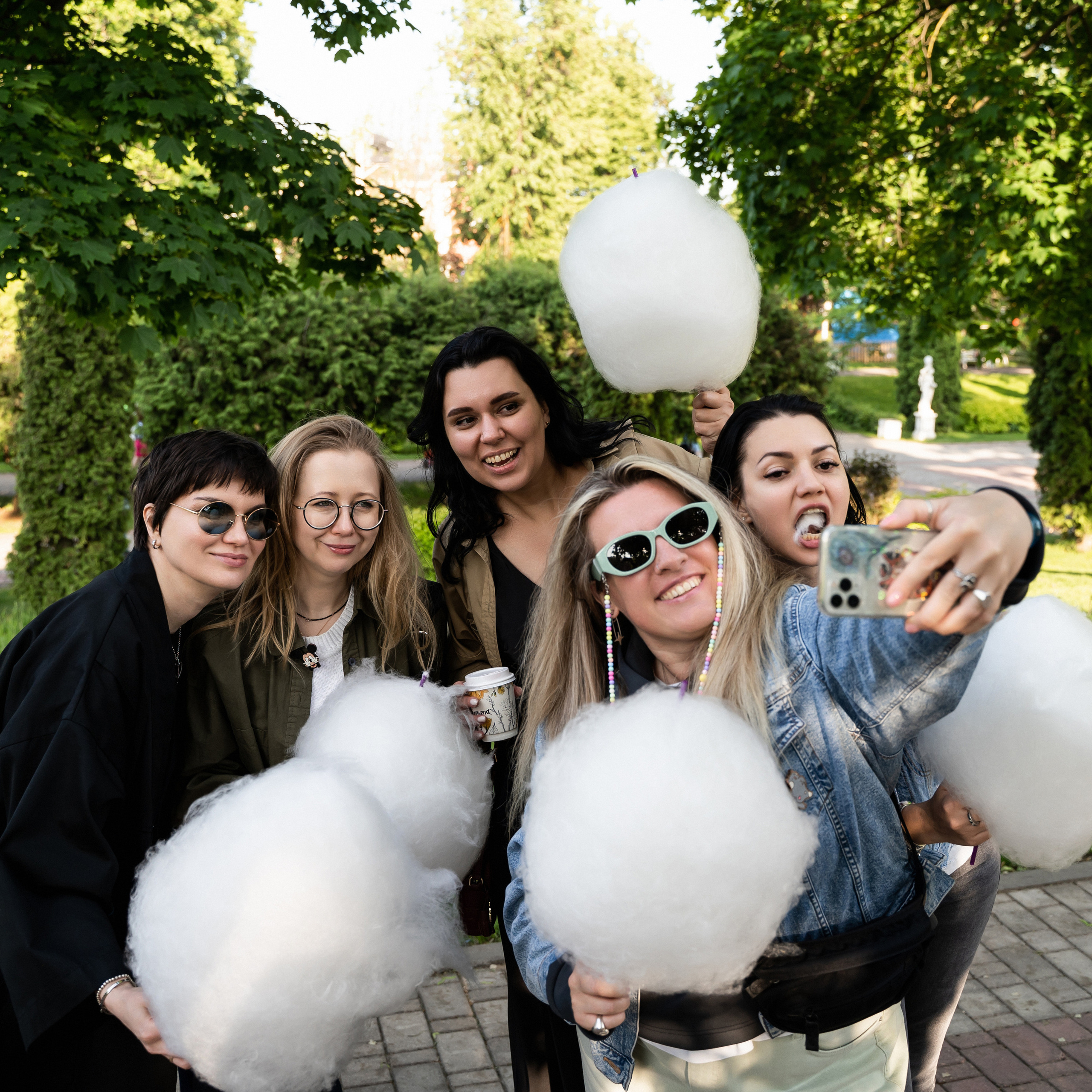 Прогулка с подругами