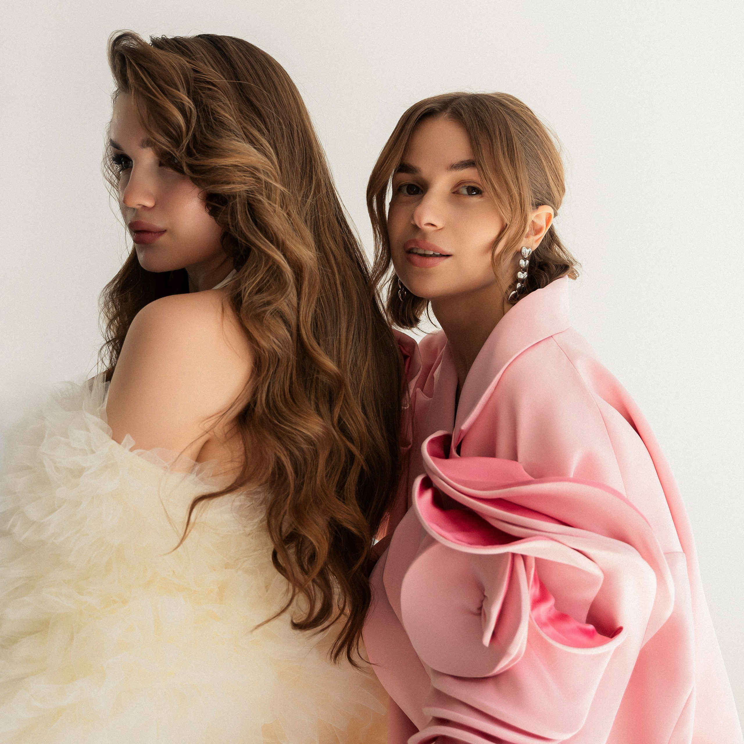 Полина и Вика