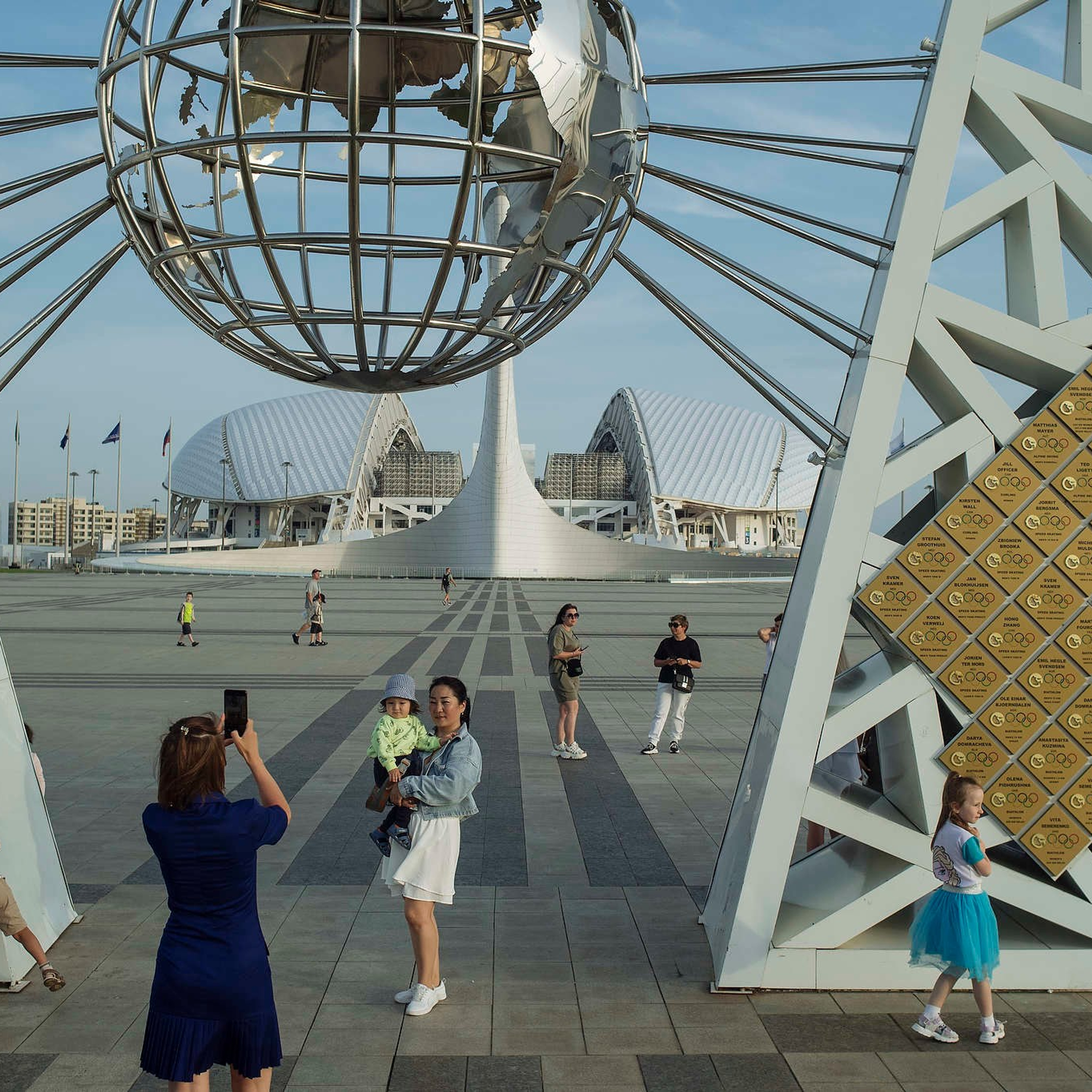 Что за огромная камера в руках у фотографа?. Репортажный фотограф в Сочи — Михаил Мордасов