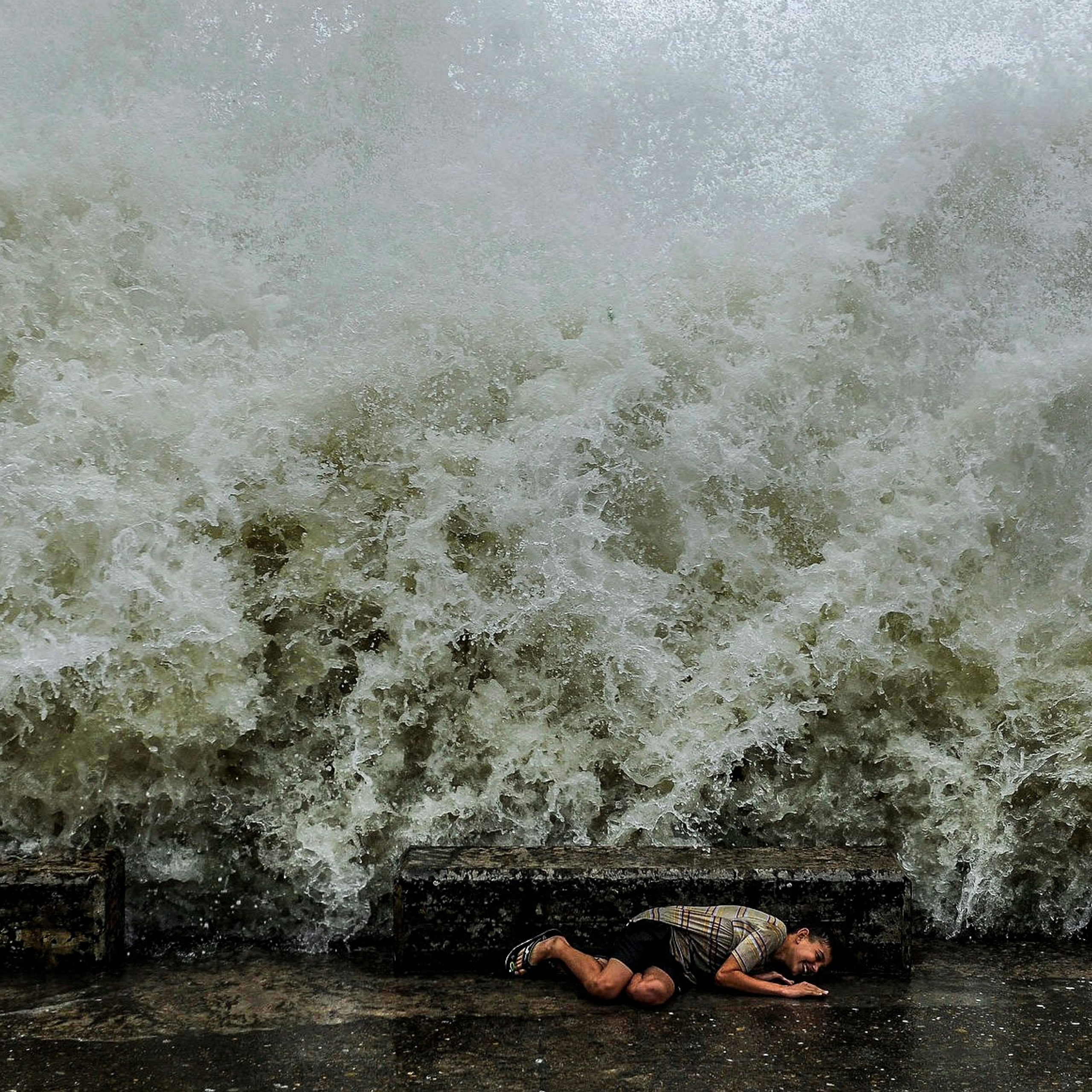 Мальчик под волной. Репортажный фотограф в Сочи — Михаил Мордасов