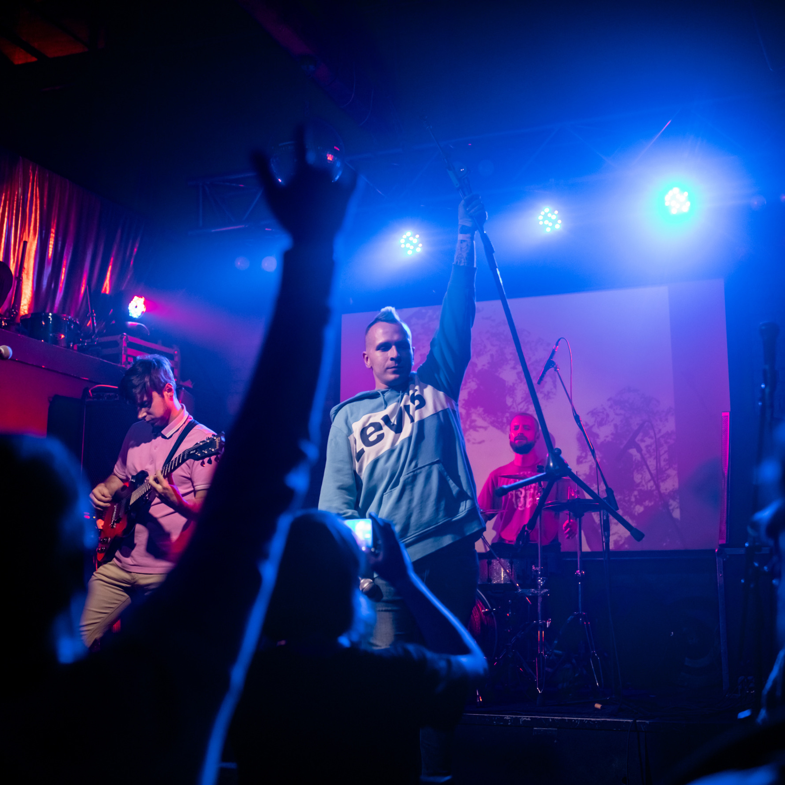 ЧЕЛОВЕКЧЕЛОВЕКУ