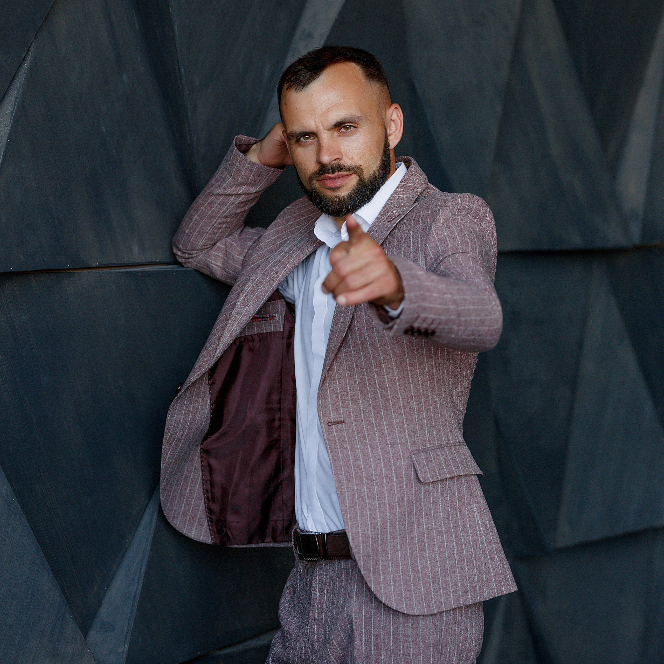 Андрей (ведущий)