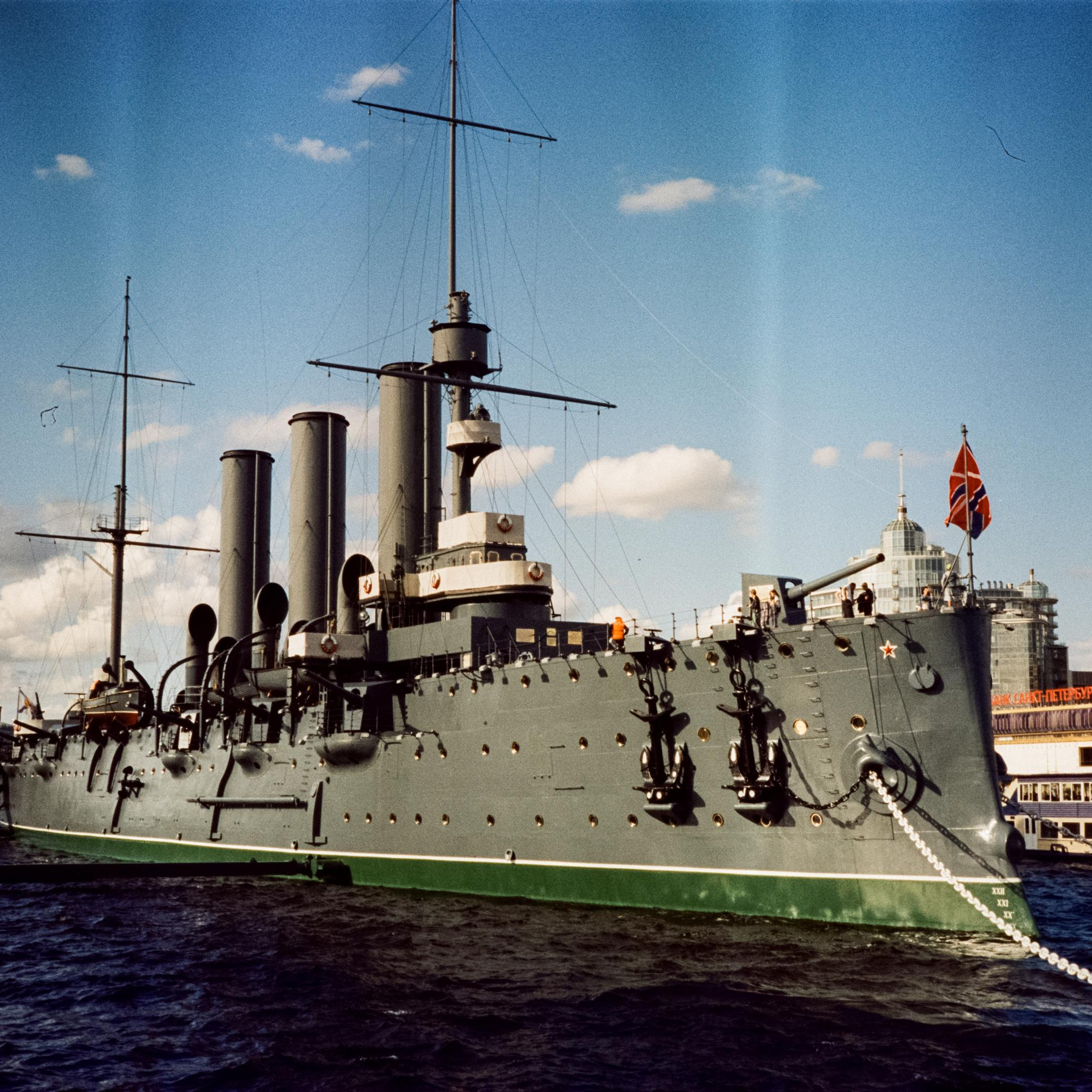 Питер, Крейсер Аврора, Набережная / Kodak Vision 3 250D