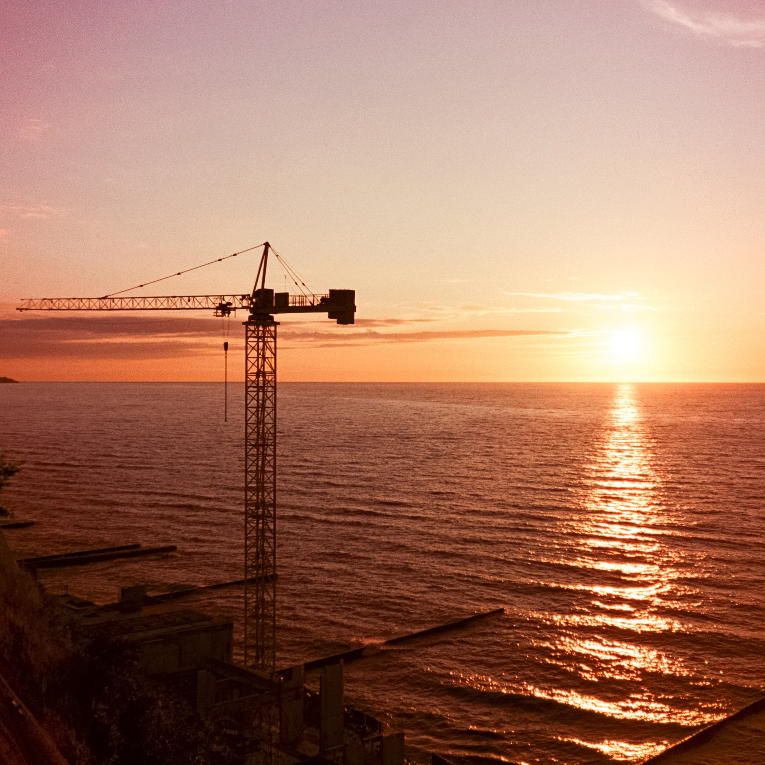 Закат в Калининграде на Aeronega 100 (Kodak Aerocolor IV) / Ricoh MF-1