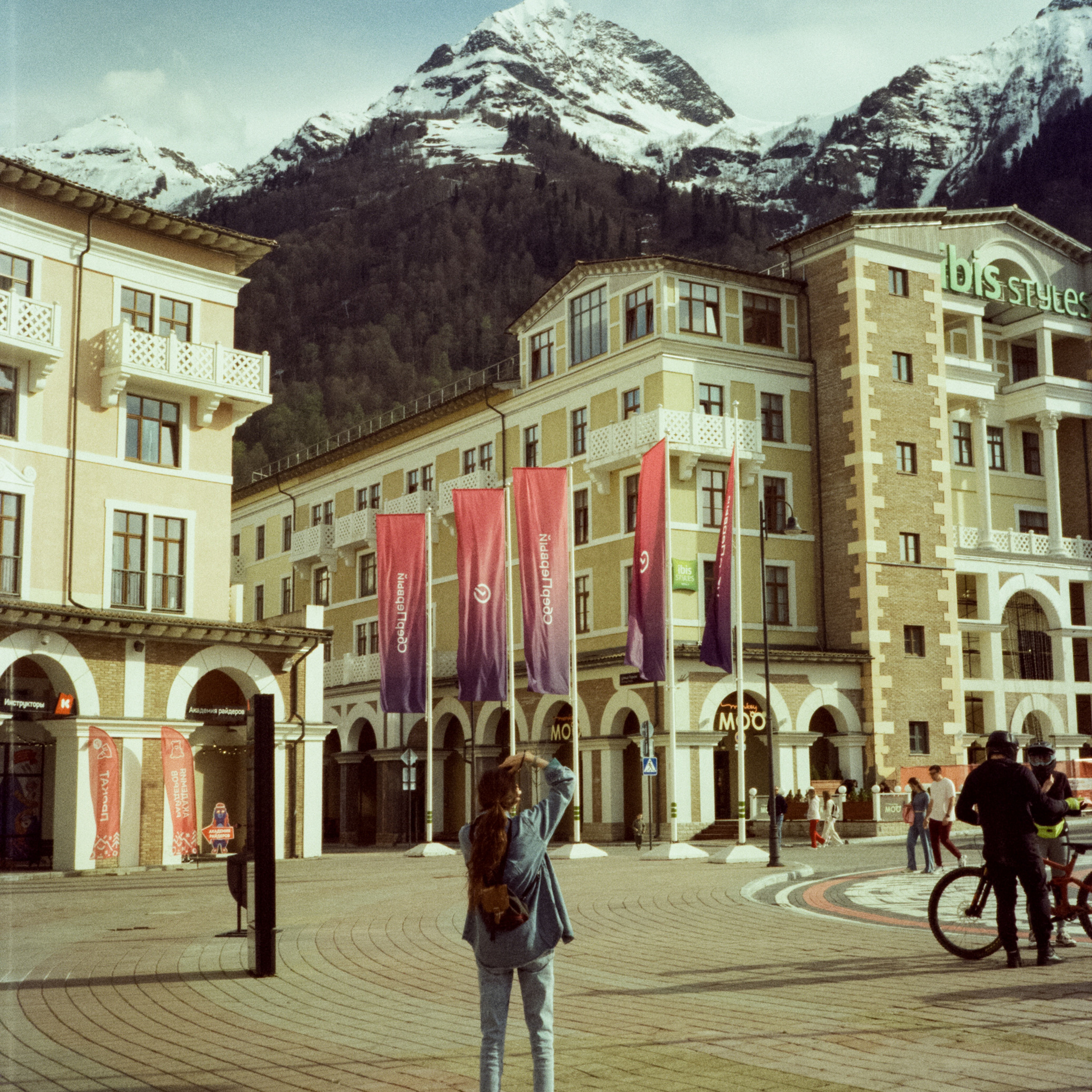 Набережная Сочи, Красная Поляна / Revue 35 CC