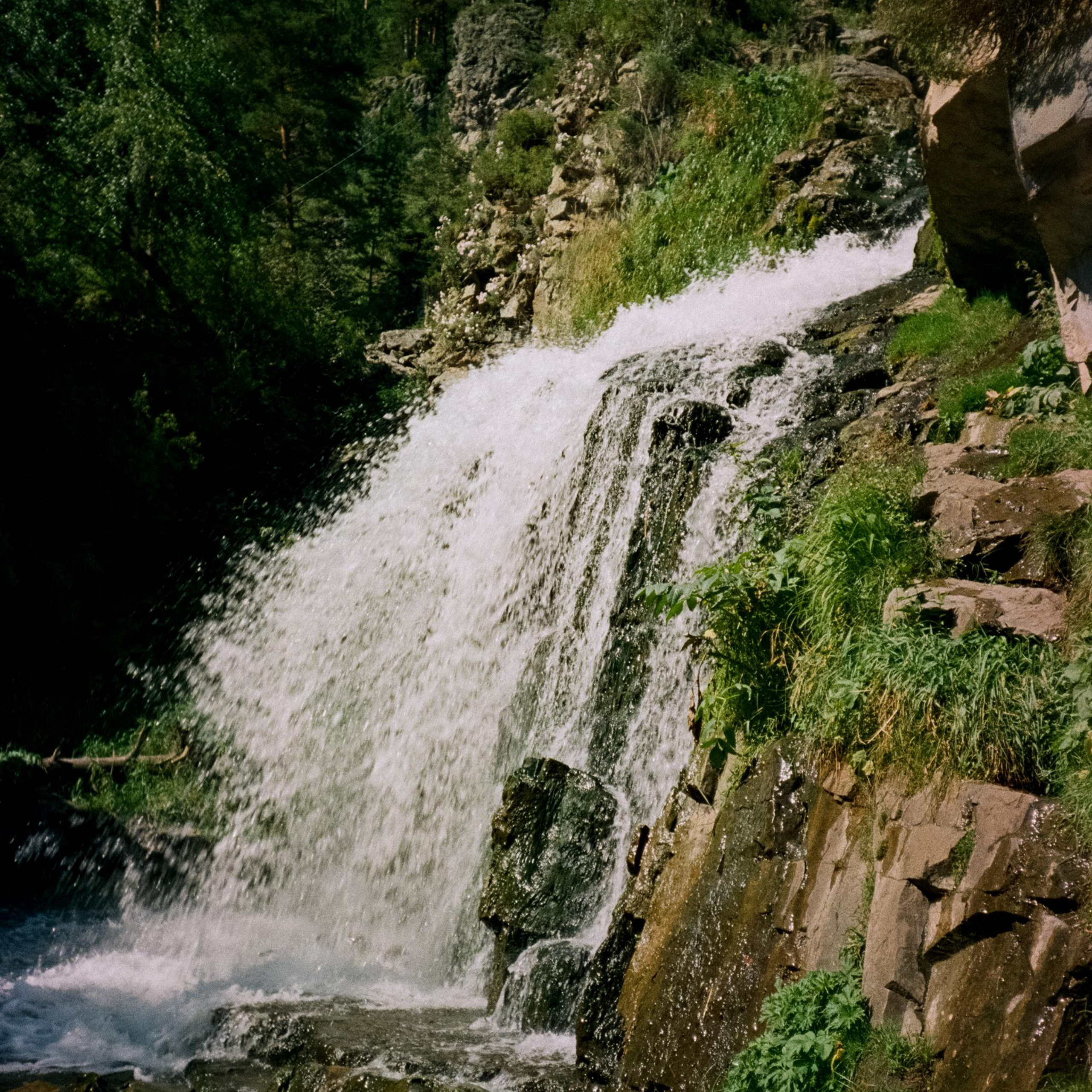 Камышлинский водопад / Canon 11 World Cup 1994 / Kodak Color 400