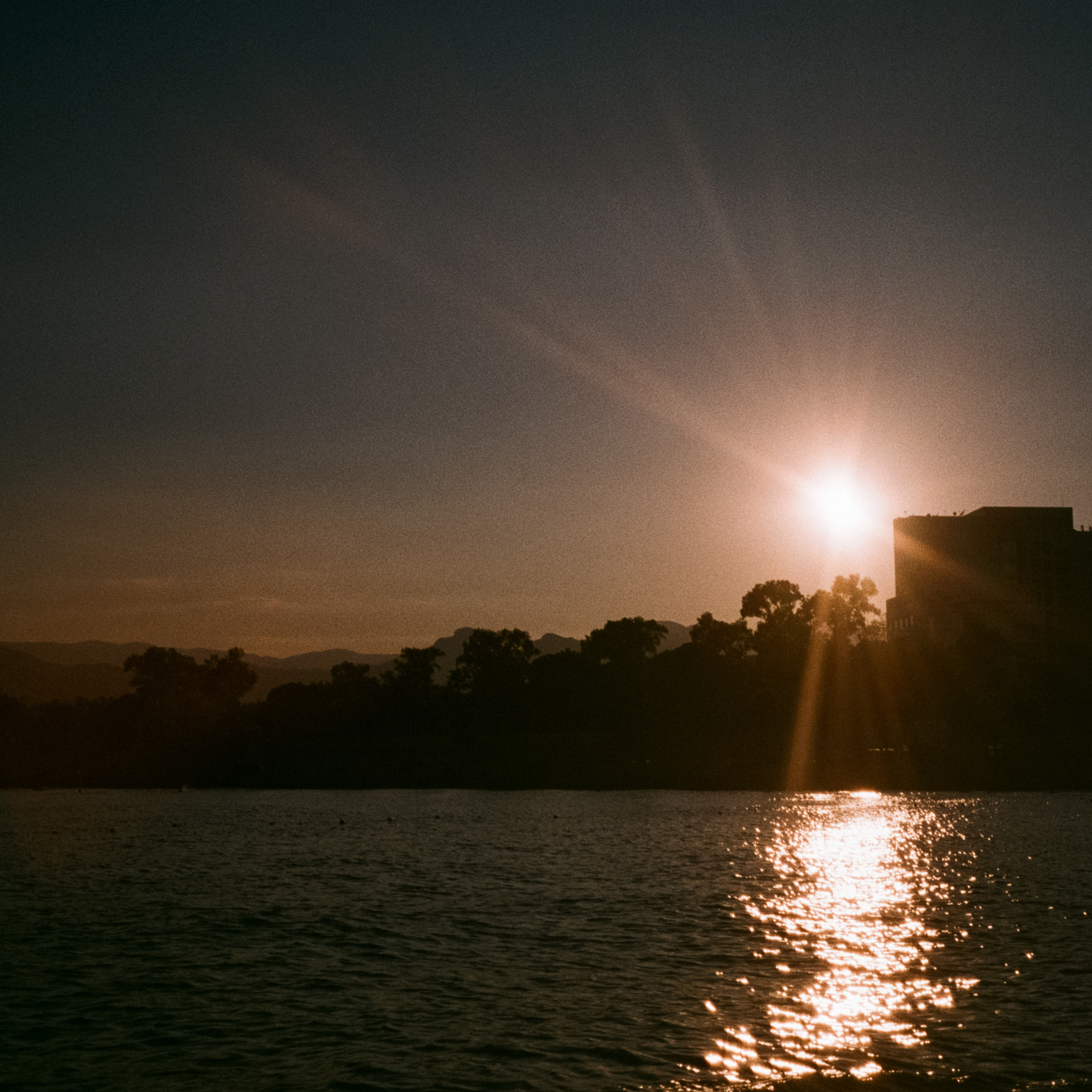 Прогулка на катере 20 июня 2023 / Fujicolor Superia 200 at ISO 100