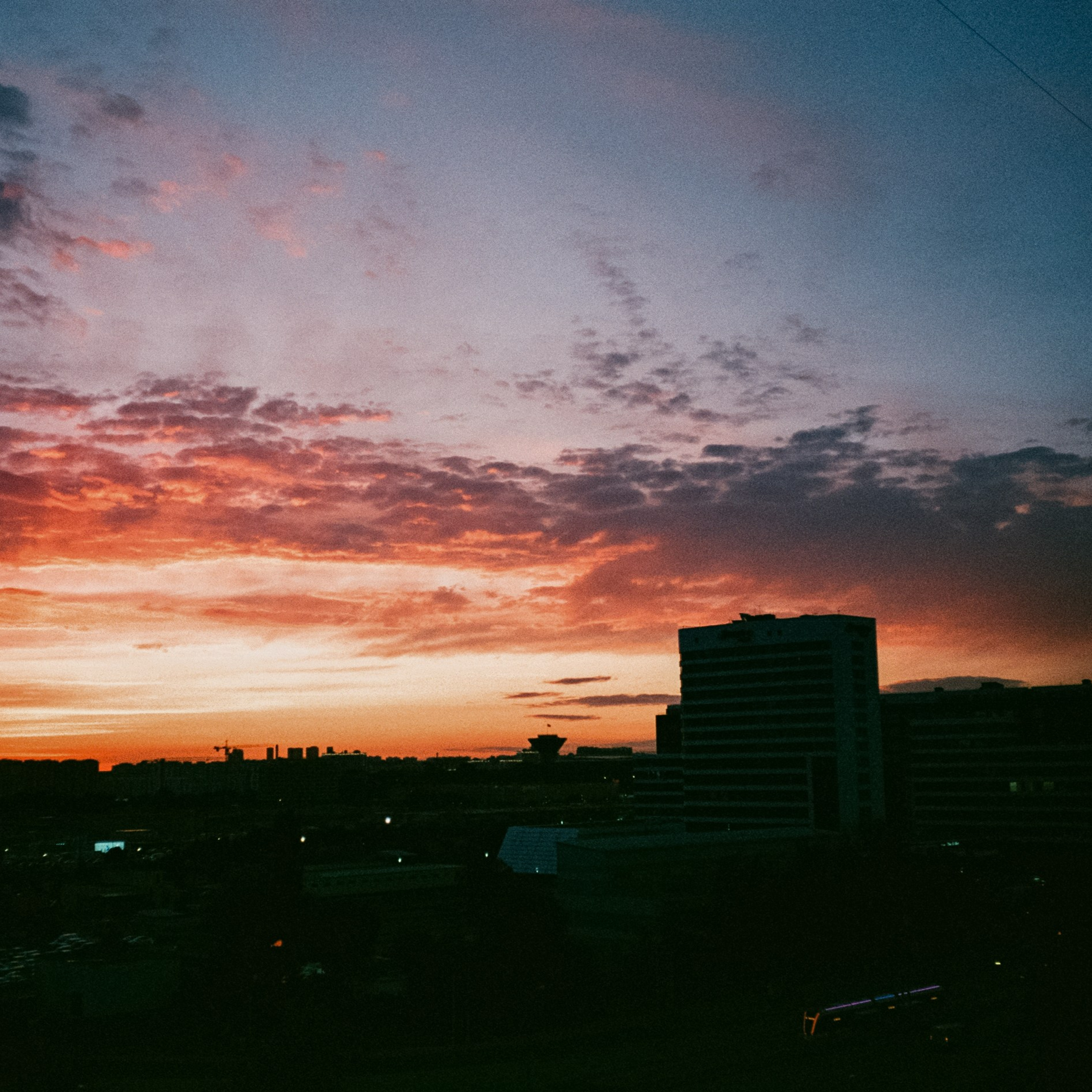 Ricoh MF-1 / Fujifilm X-tra 400 (просрочка) / Закат Строгино, Давыдовское