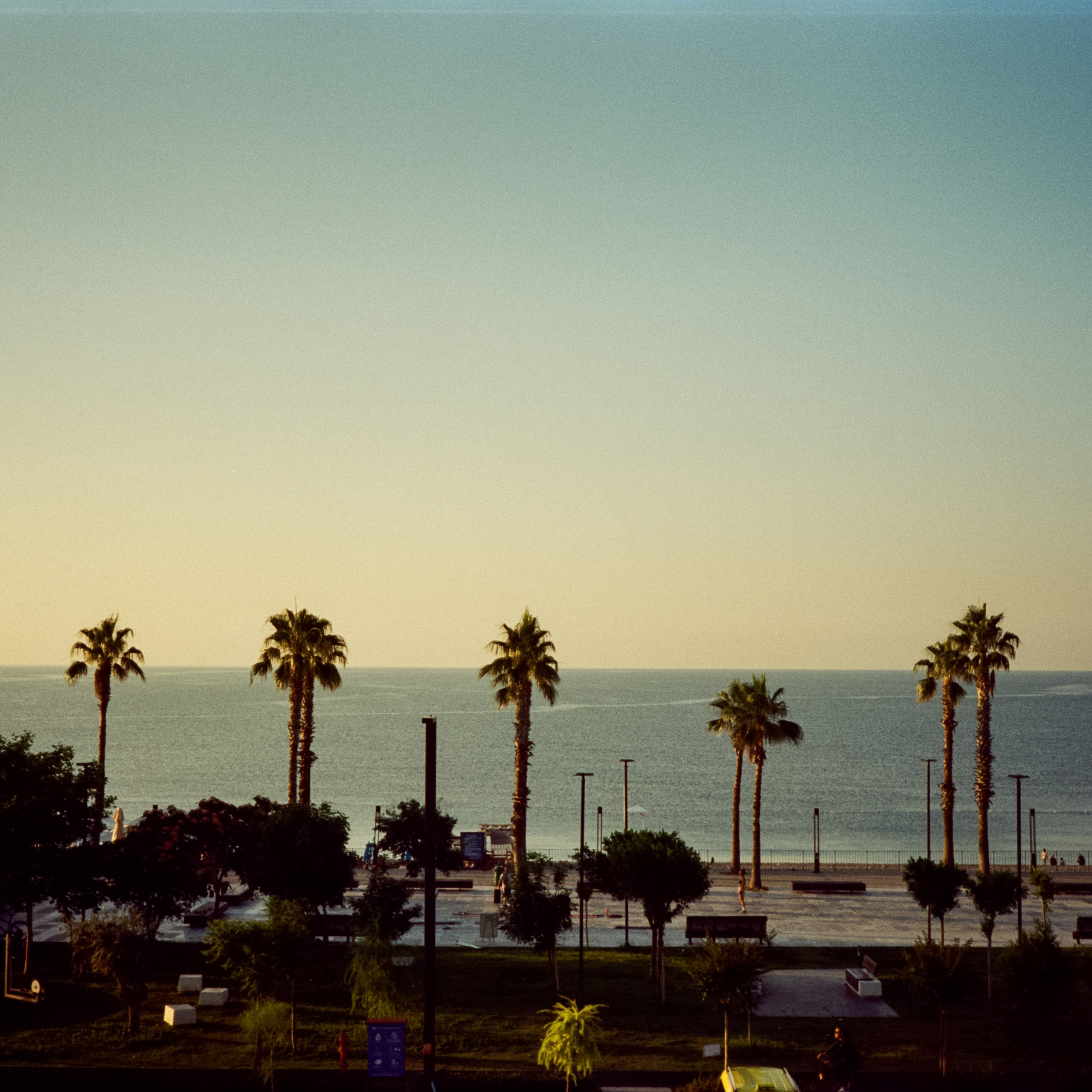 Пляж Коньялты, набережная Антальи 14 июня 2023 г. / Kodak Vision 3 250D