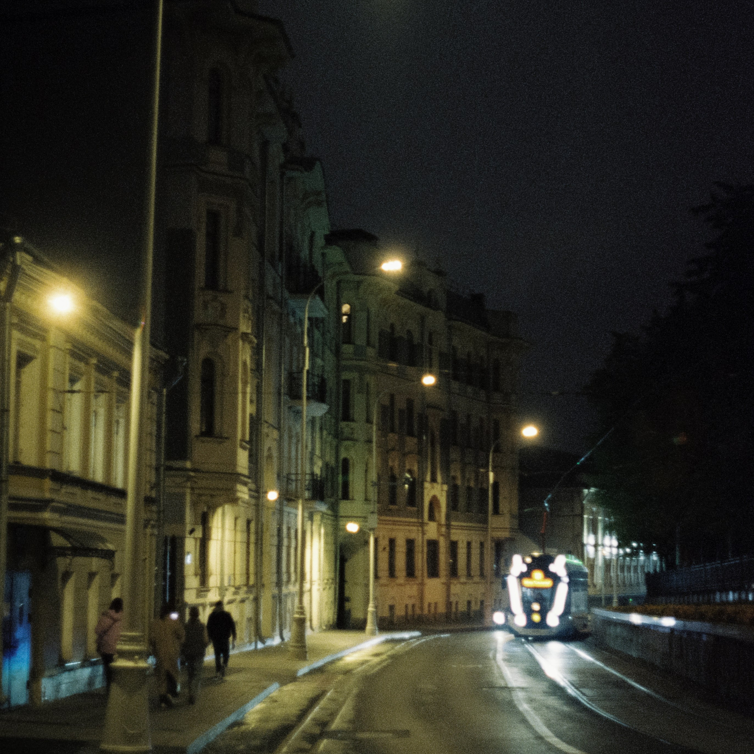 Lighthouse 500T (Kodak Vision 3 500T) | Pentax MZ-3 (2) — Retina-Xenon 50 mm f1.9 | 5 октября Яузский бульвар