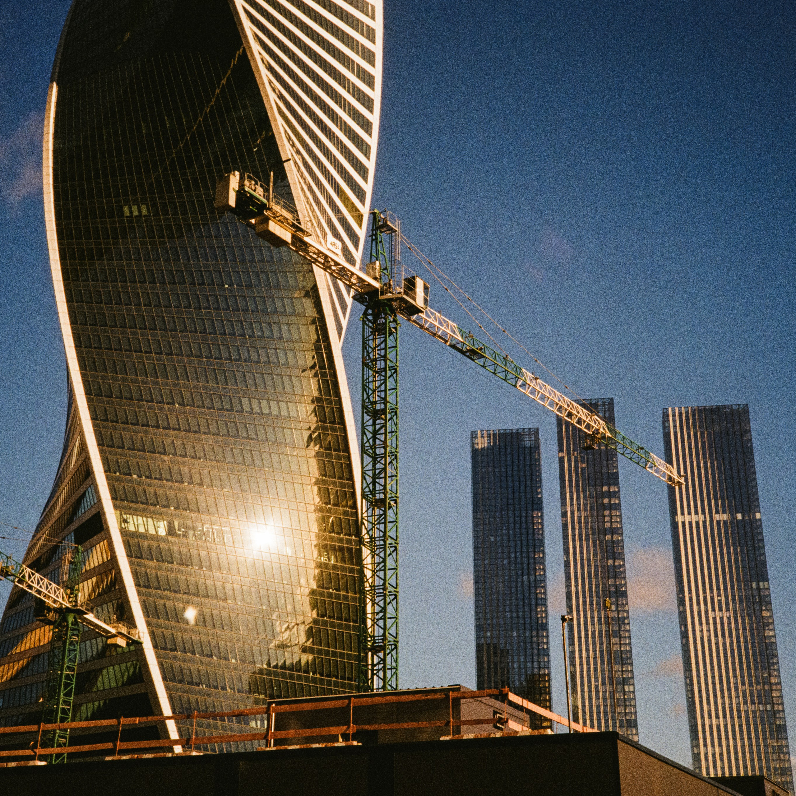 Москва Сити — 19 января 2025 года / Konica Big Mini (black) / Fujifilm C200