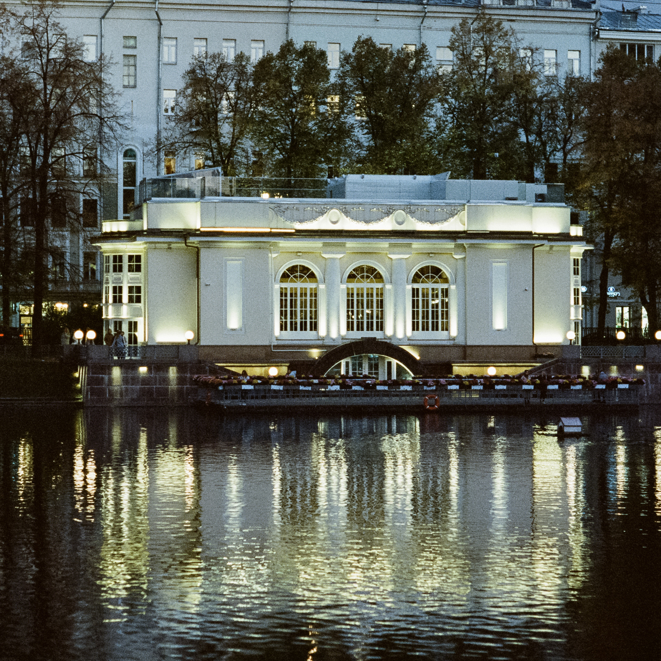 Kodak Vision 3 500T / Canon T90 Canon FD 85 mm 1.2 L