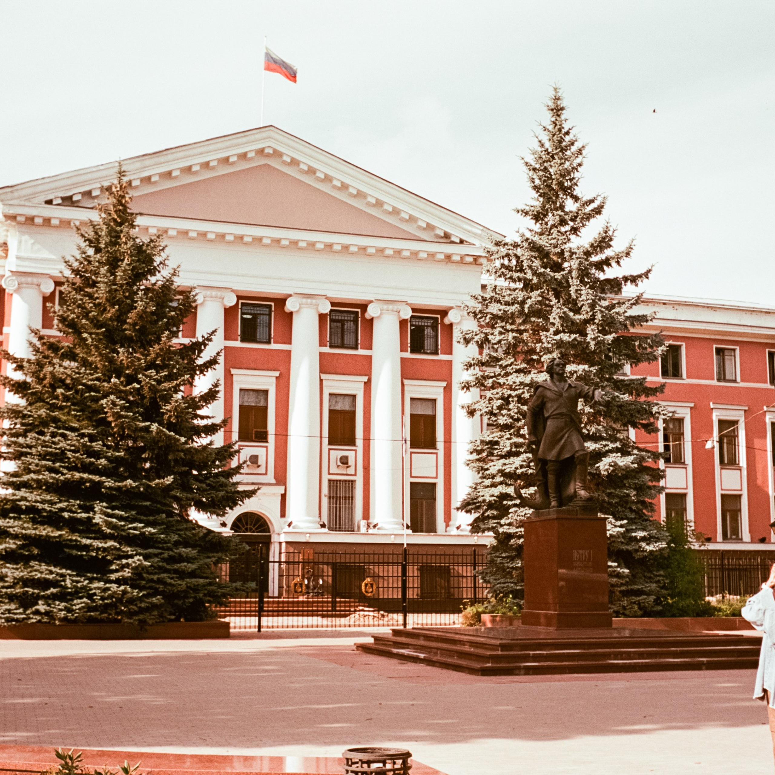 Калининград в солнечный день 7 июля 2024 года / Aerocolor IV / Minox 35GT (2)