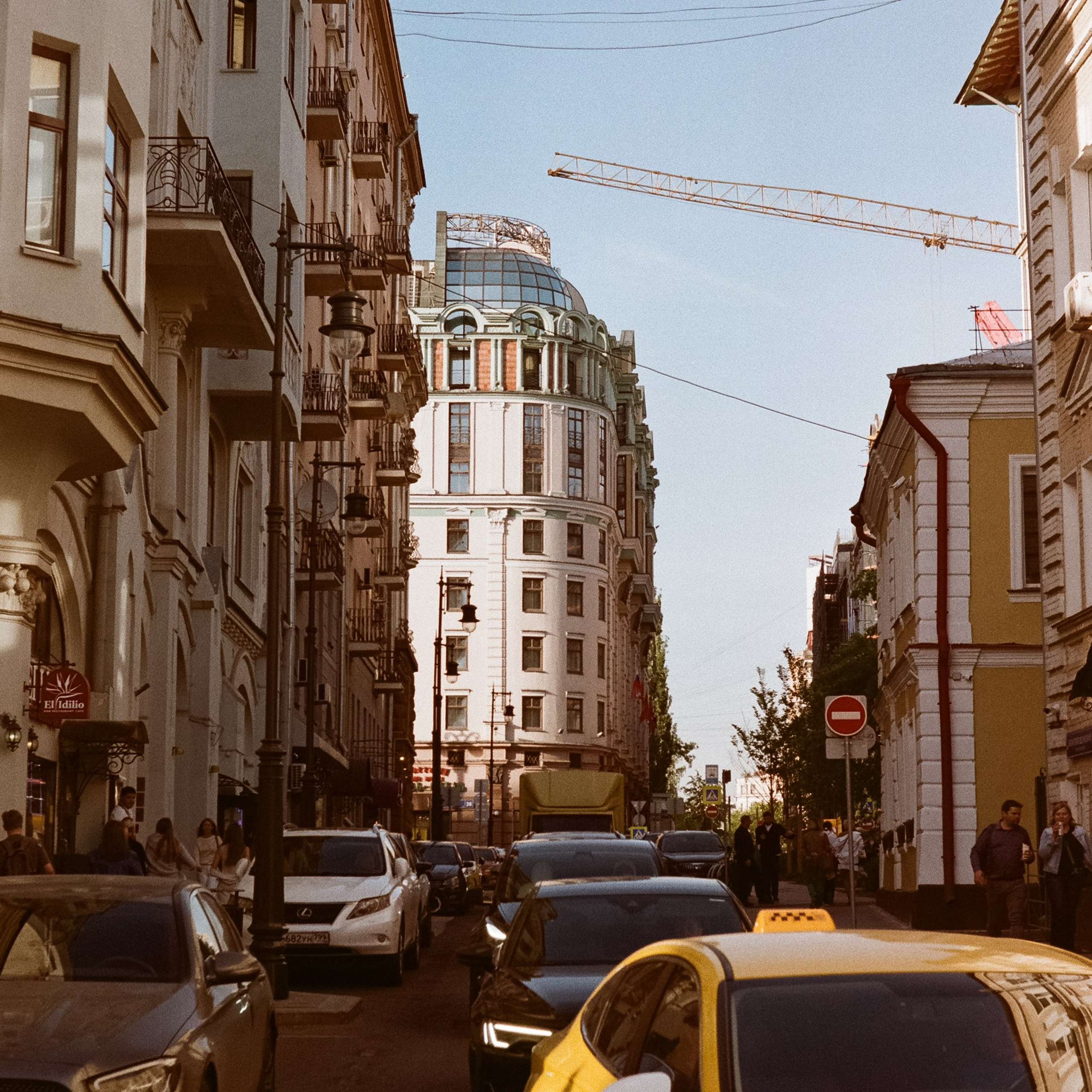 Konica IIIA / Fujicolor Superia 200 (просрочка) / Благовещенский переулок