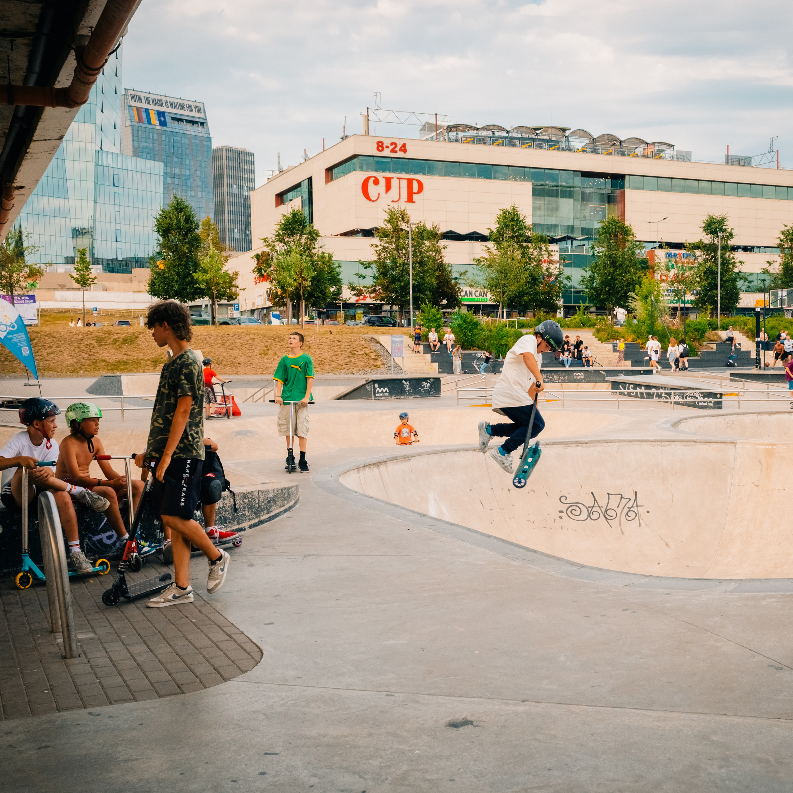 Street. Maxim Haritonchik — photographer