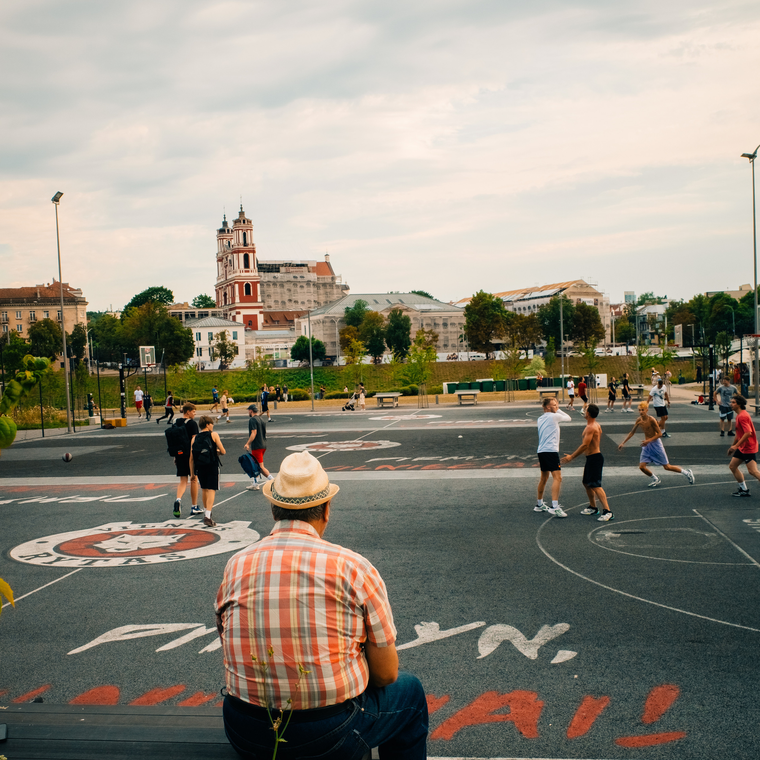 Street. Maxim Haritonchik — photographer