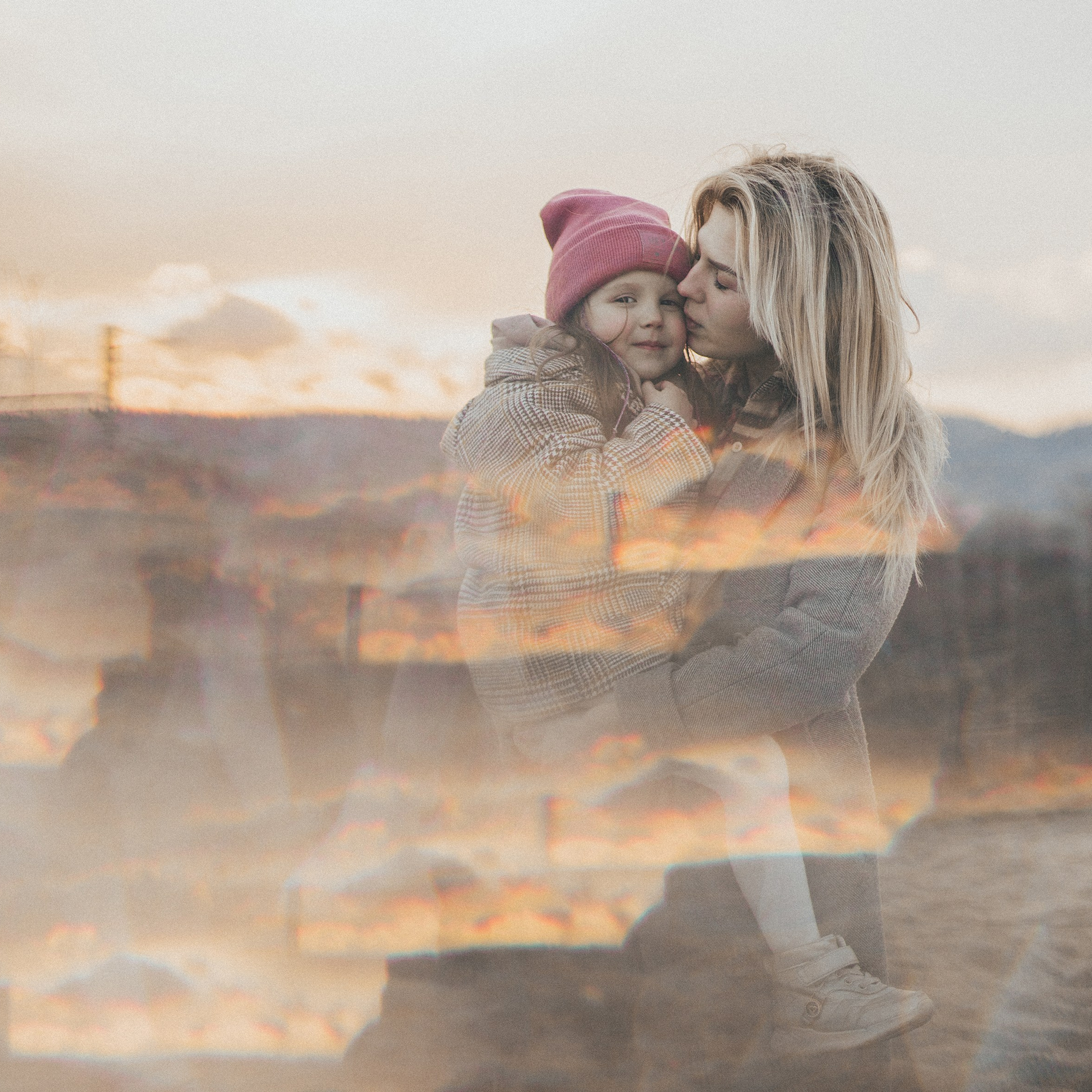 Алиса с мамой на Байкале