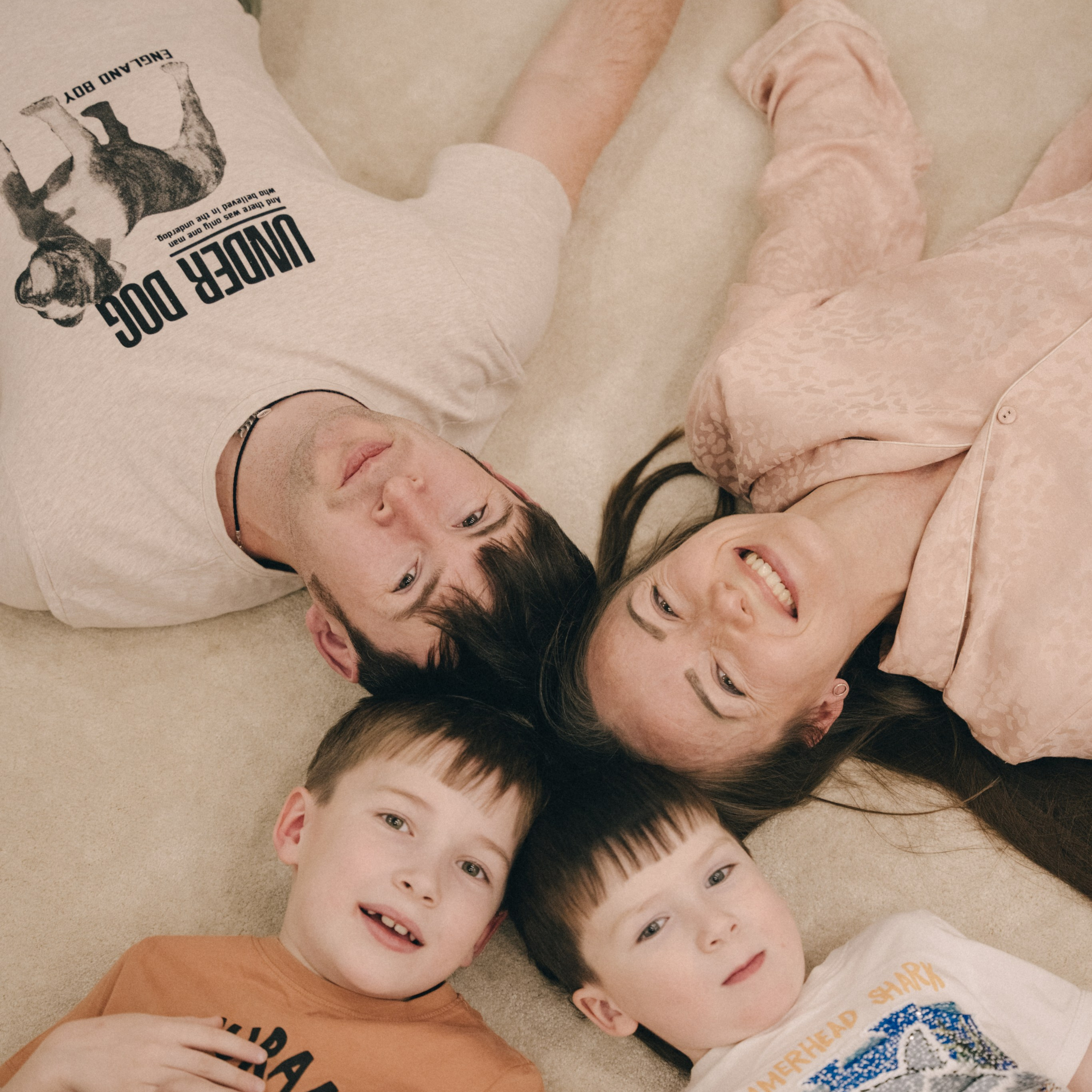 Дружная семья в&nbsp;отеле