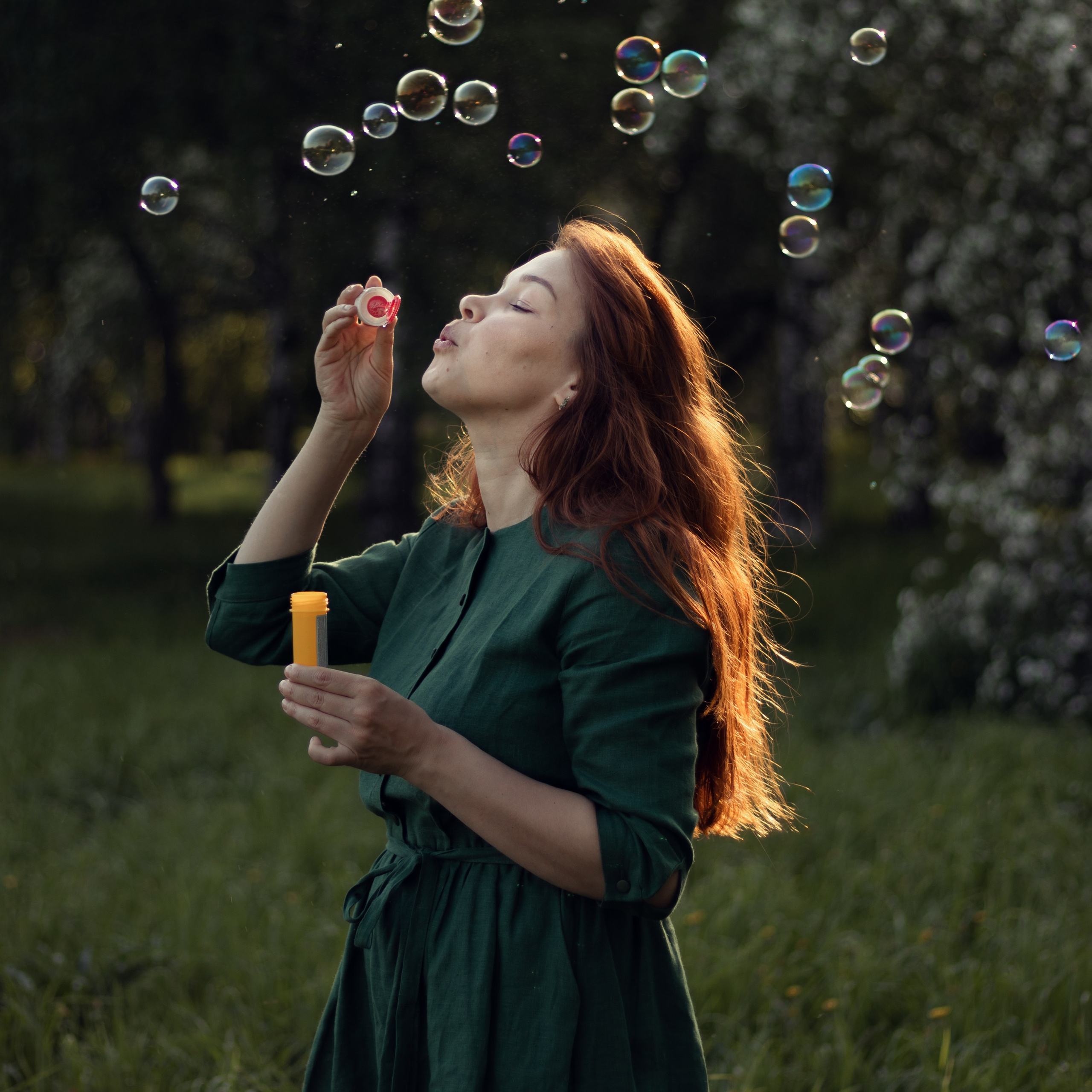 Цветущая майская семья