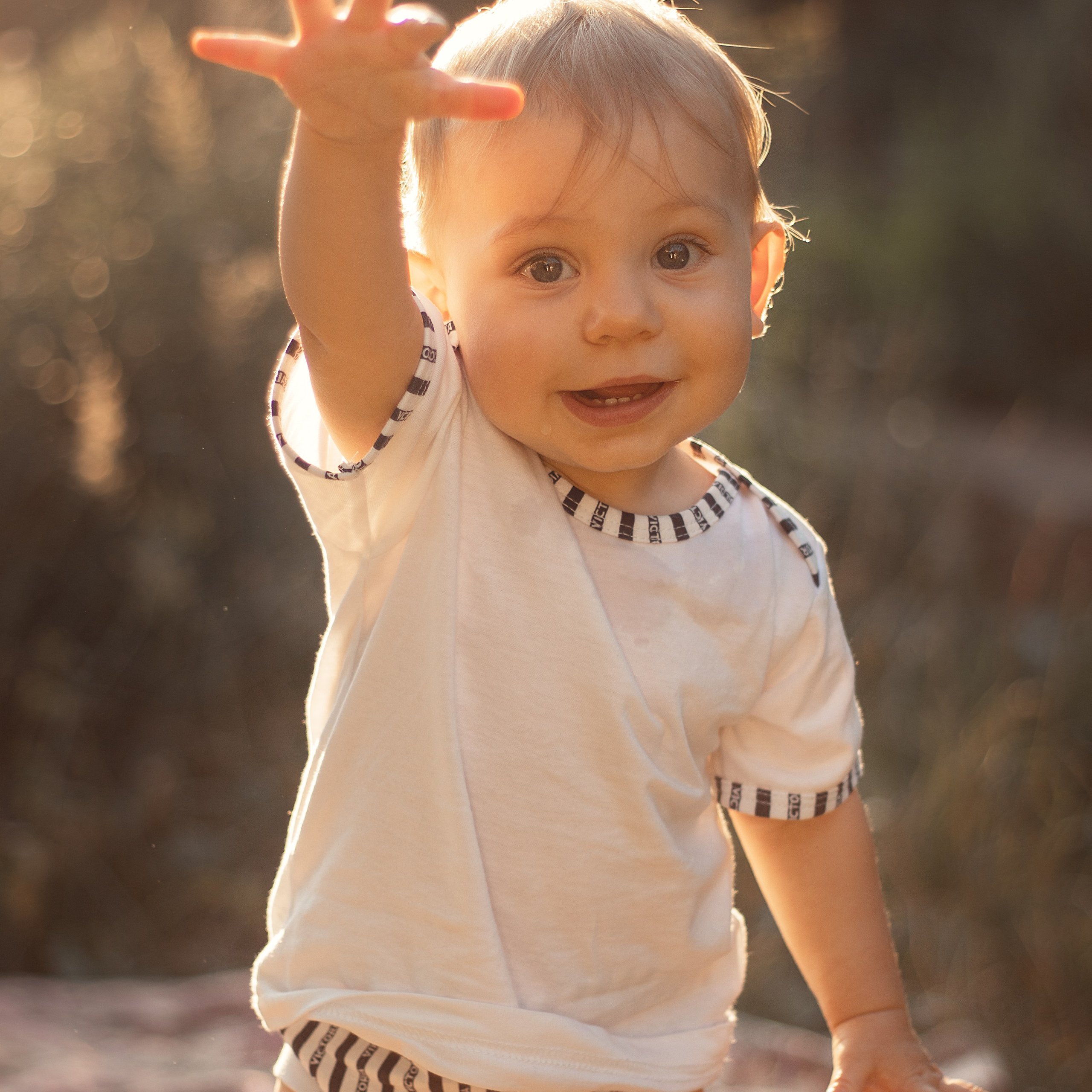 Губки бантиком бровки домиком. Летний малыш