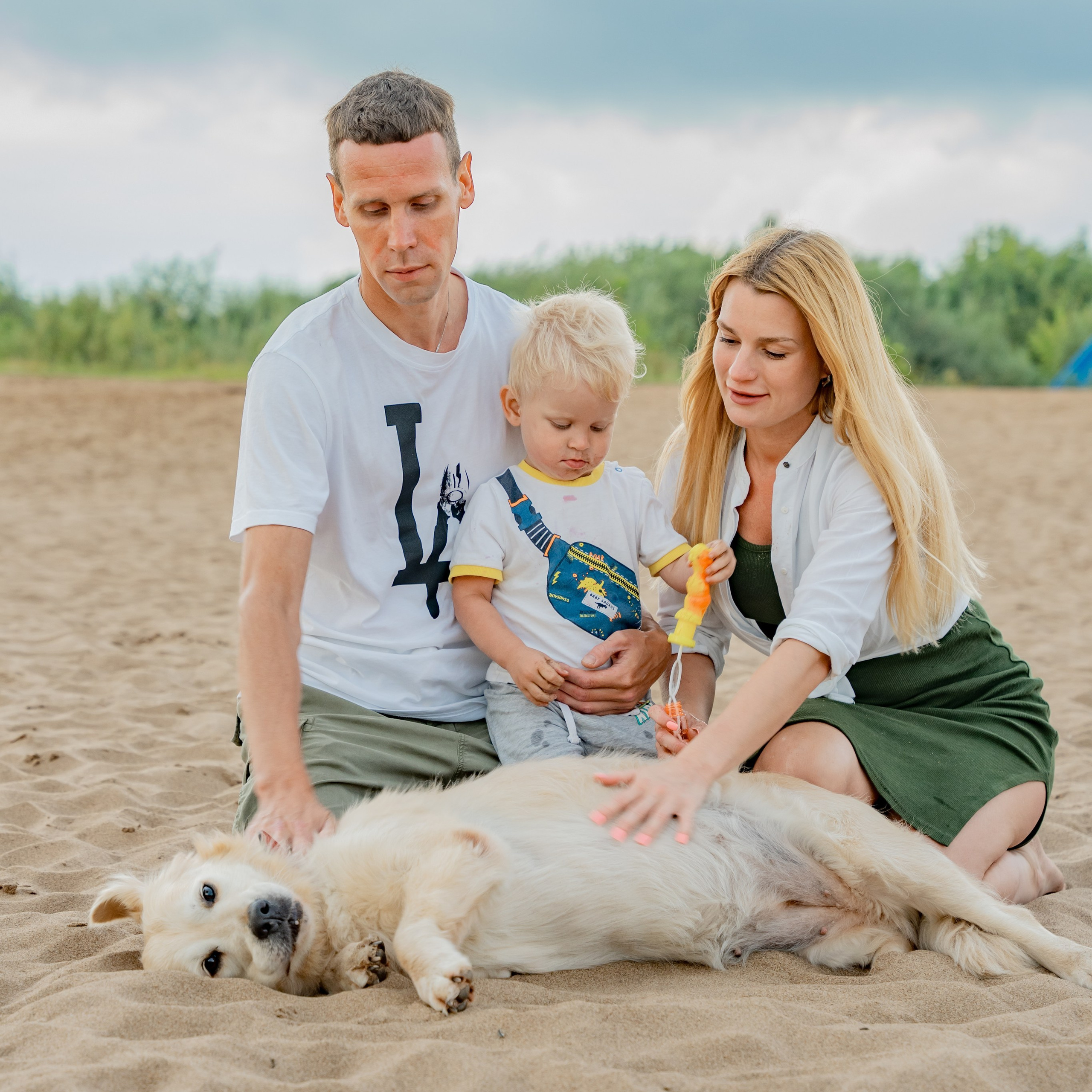 Прогулка с лапой. Пляж. Гроза