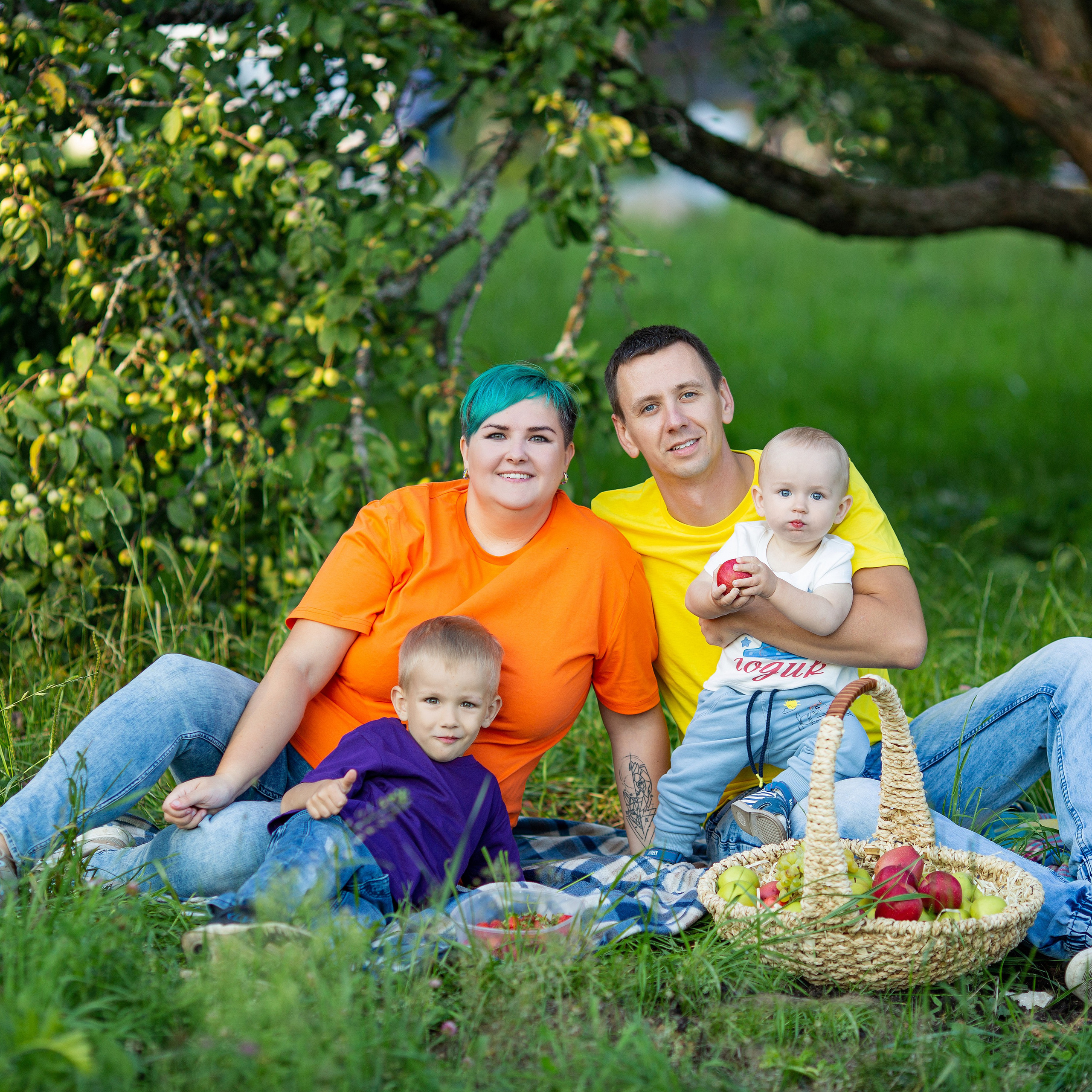 Семейная фотосессия Ивана и Ирины. Гребнево.