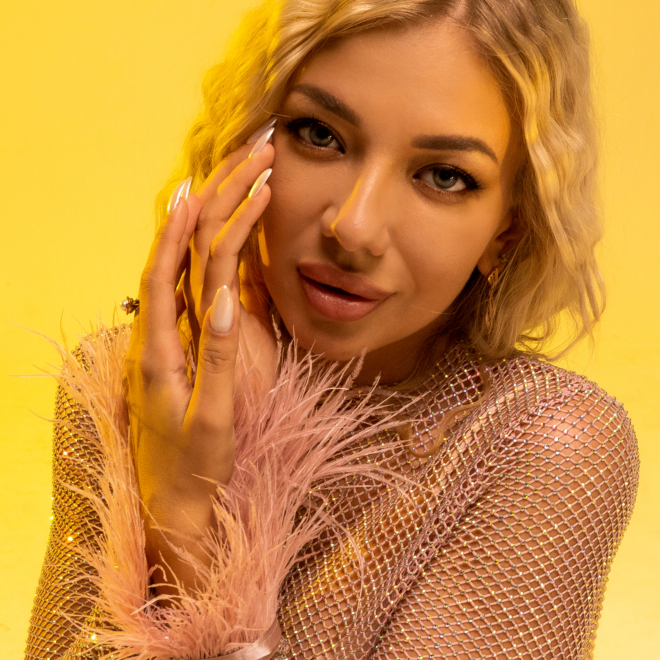 Аня Максимова