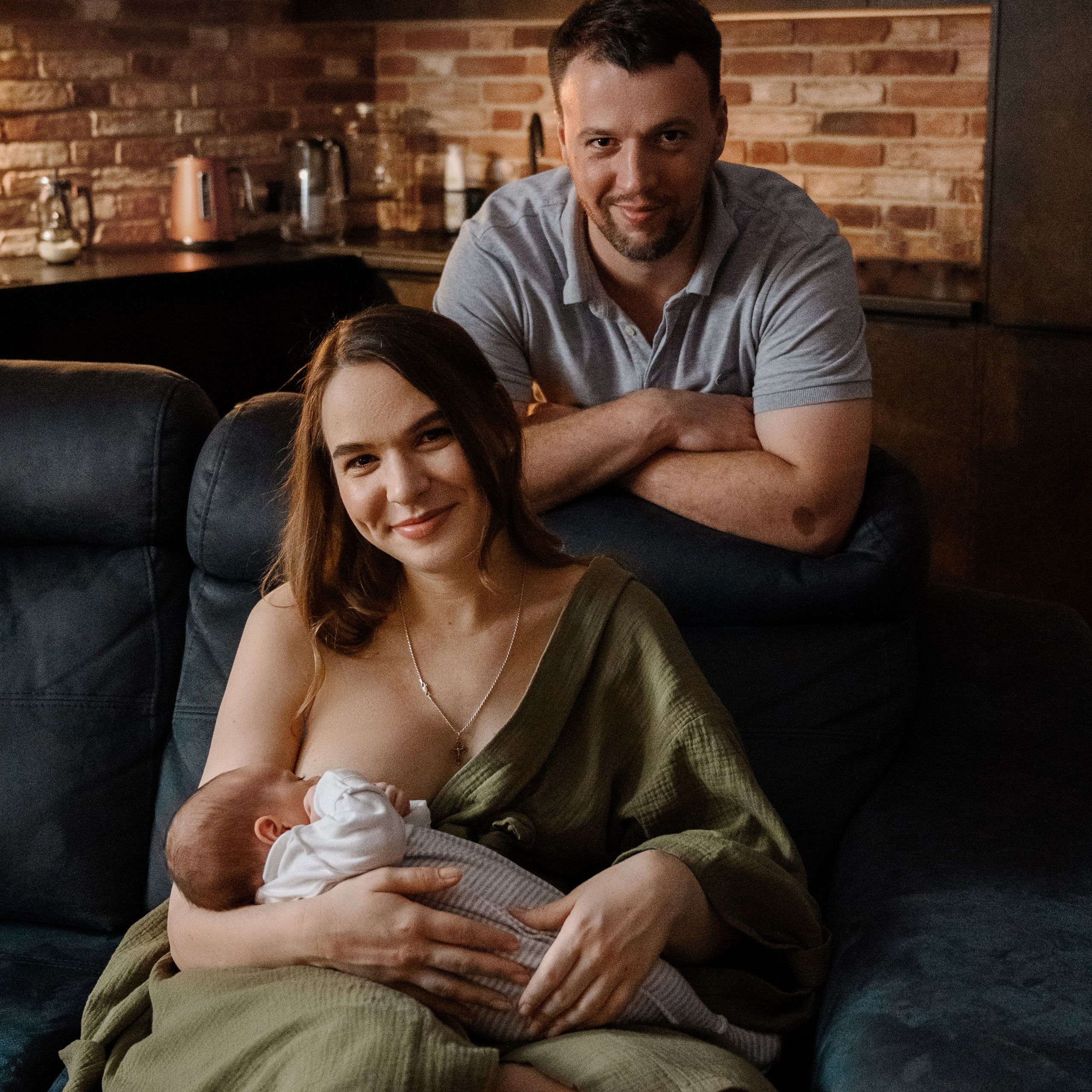 Семейные кадры с новорожденными. Фотограф новорожденных малышей в Санкт-Петербурге