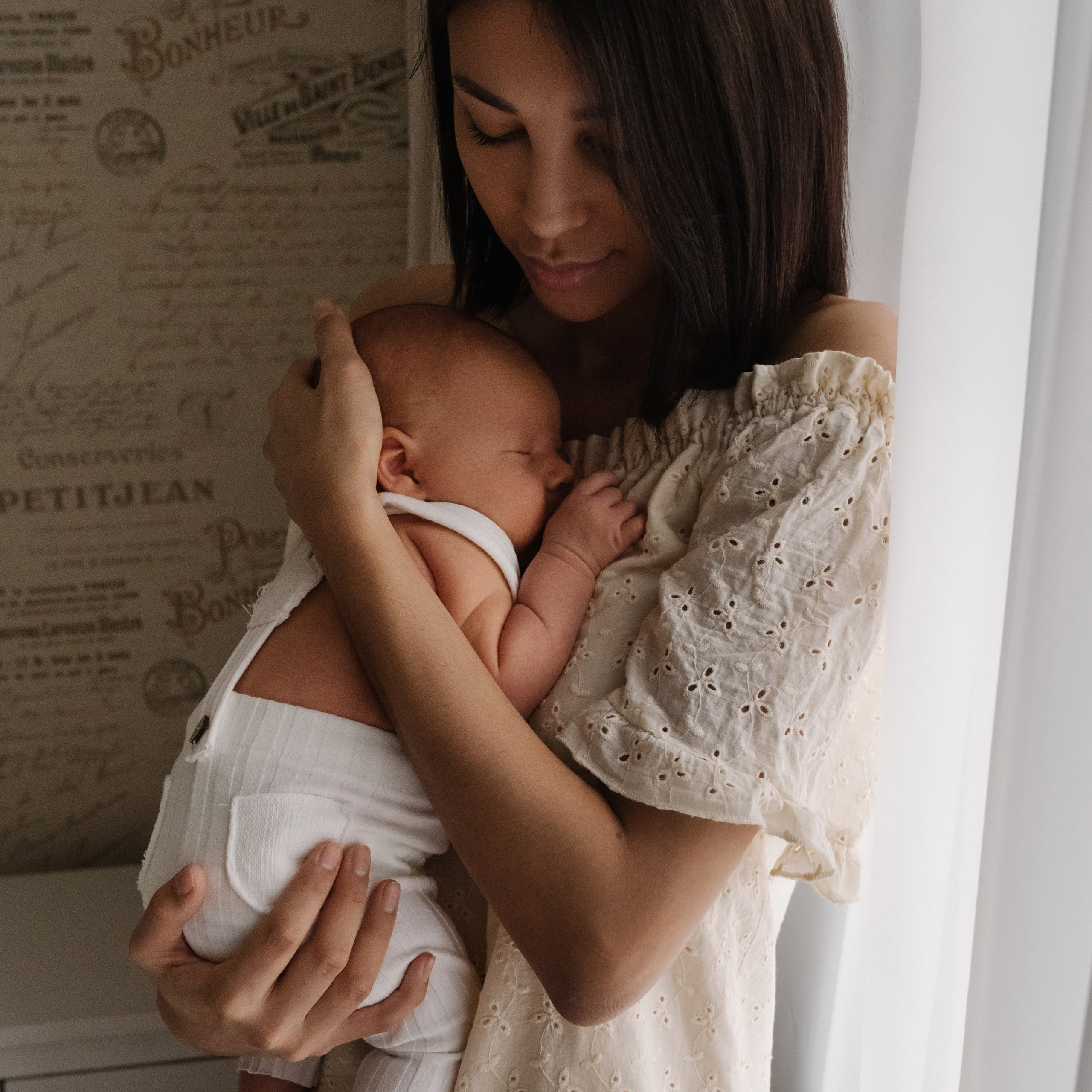 Семейные кадры с новорожденными. Фотограф новорожденных малышей в Санкт-Петербурге