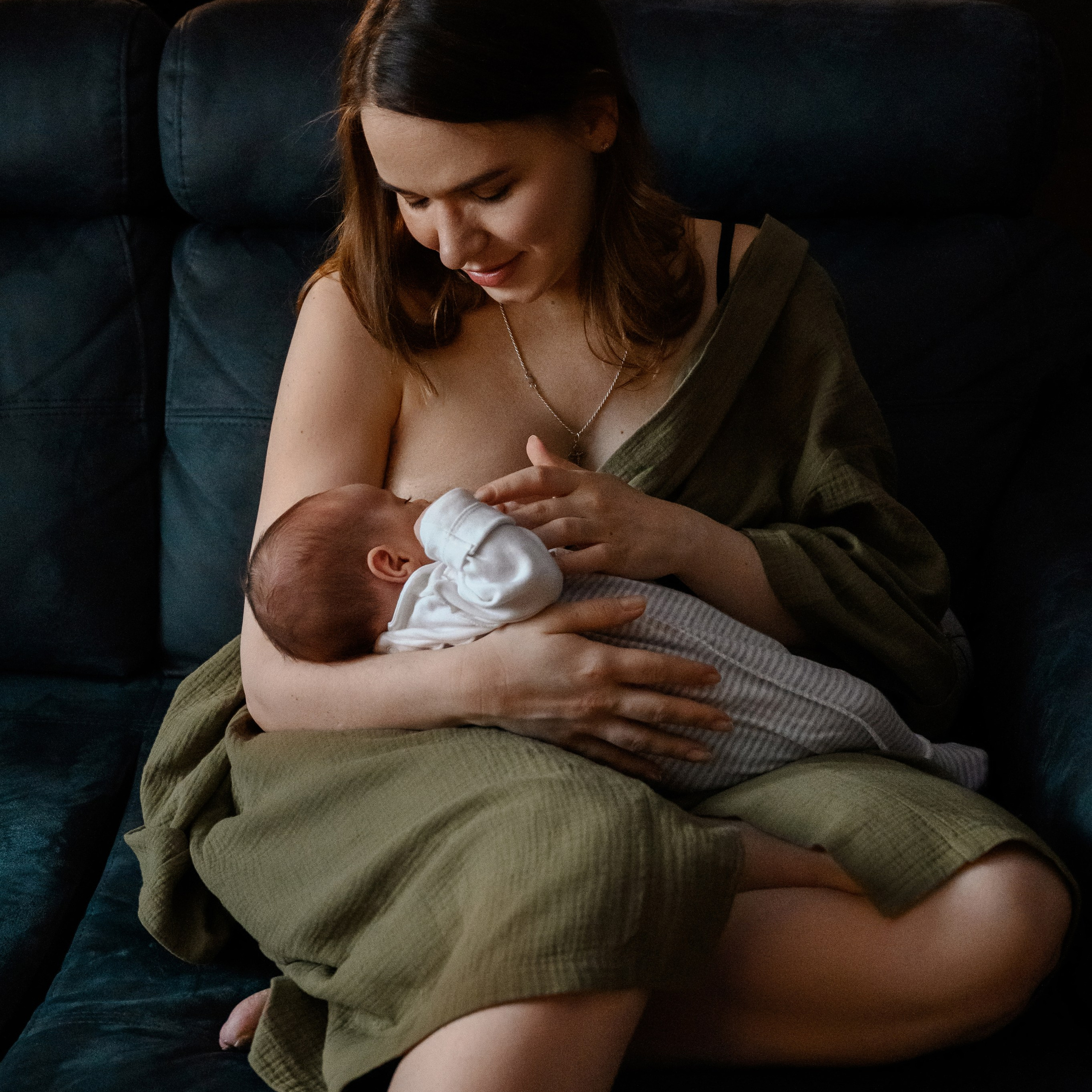 Семейные кадры с новорожденными. Фотограф новорожденных малышей в Санкт-Петербурге