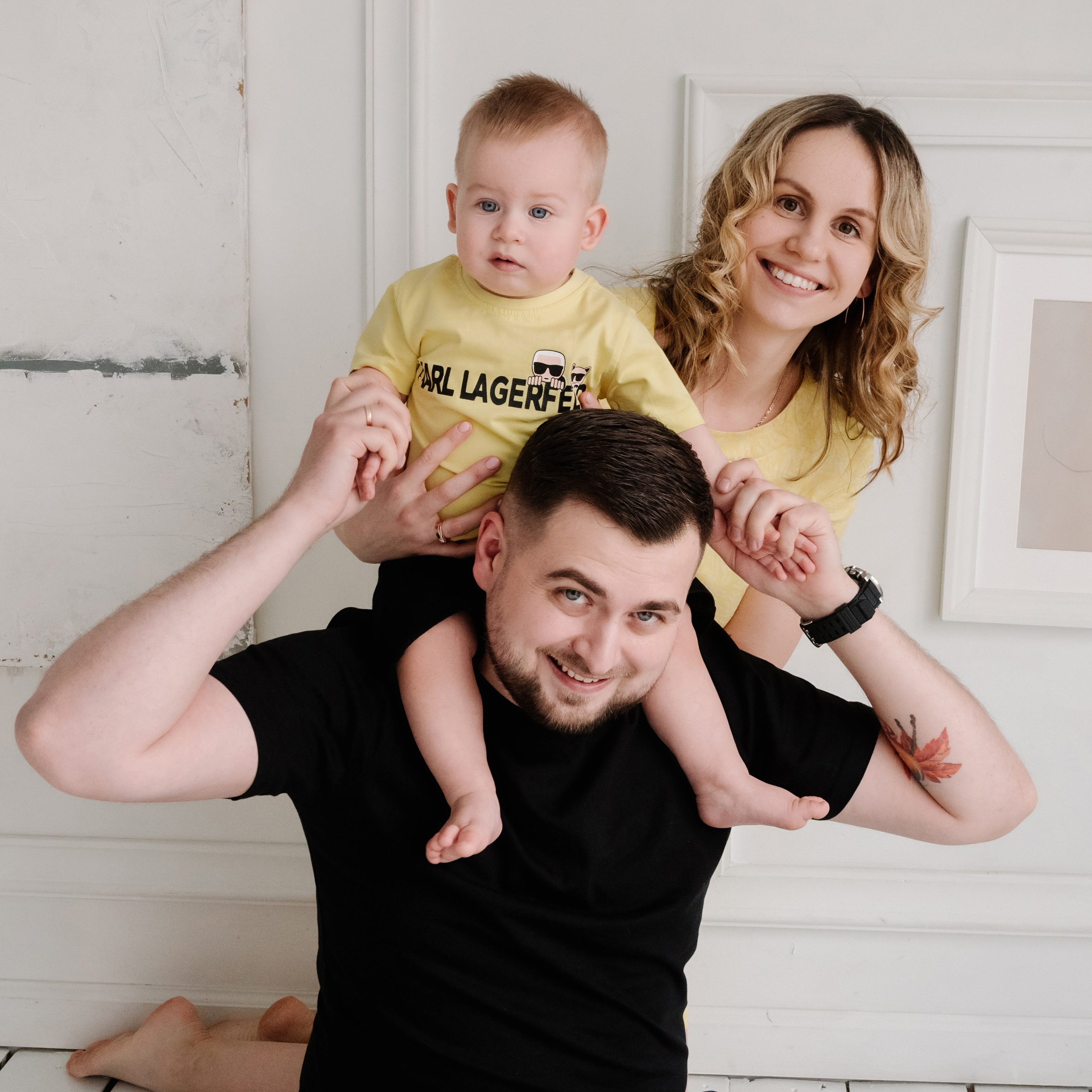 Семейная в фотостудии. Фотограф новорожденных малышей в Санкт-Петербурге