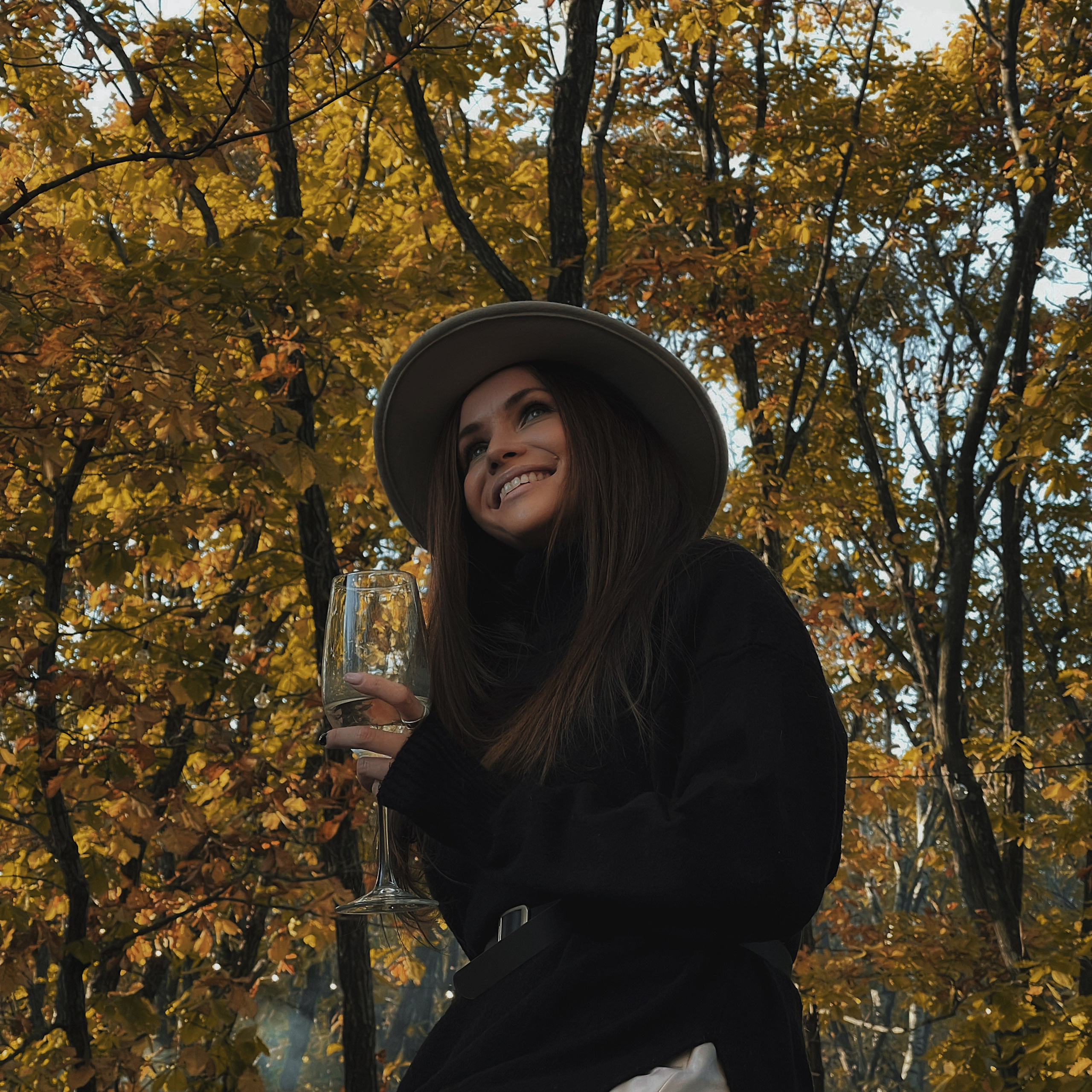 Осенняя контент-съемка для La Frame Glamping (mobile photo). Мобильный фотограф Владивосток