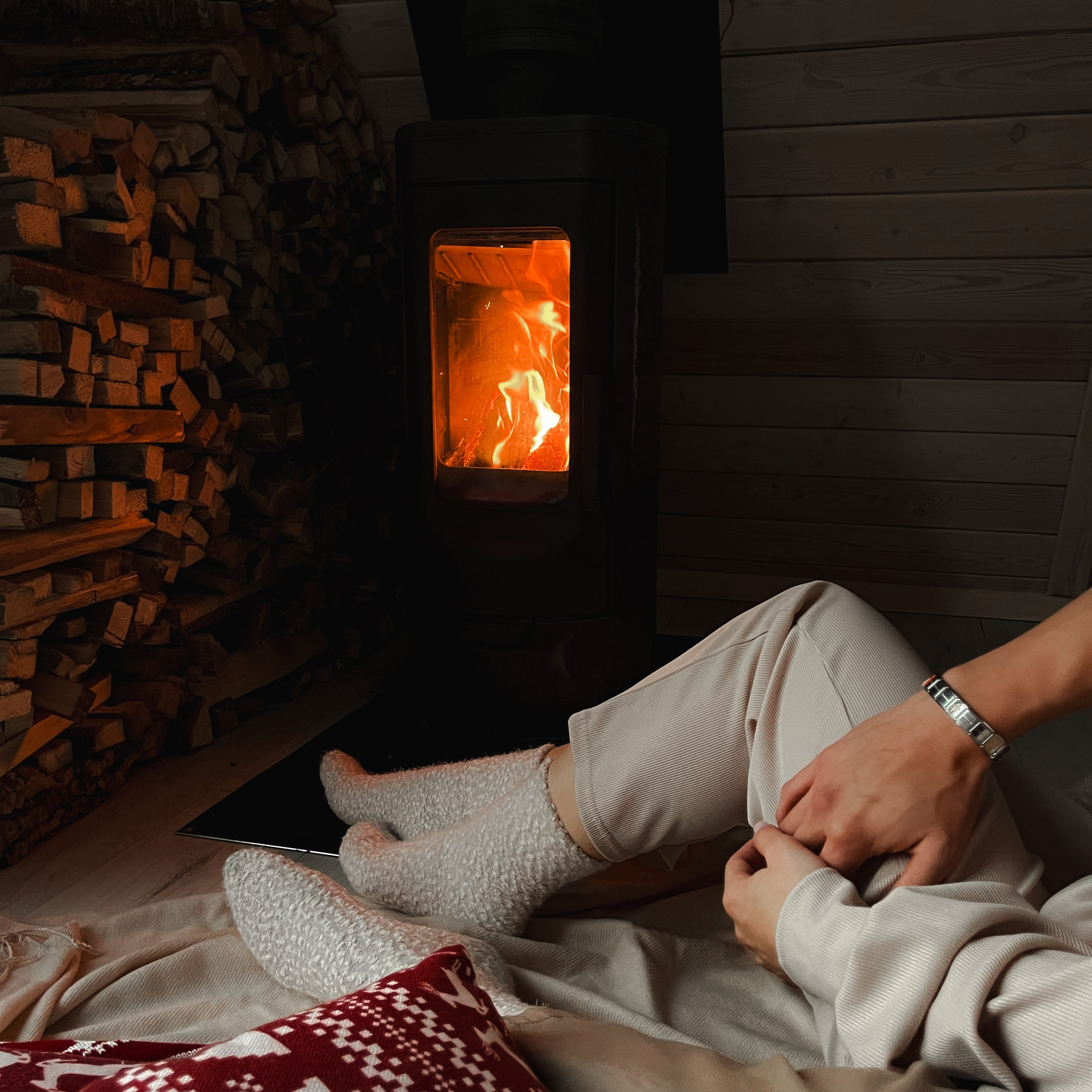 Новогодняя контент-съемка для La Frame глэмпинг. Мобильный фотограф Владивосток