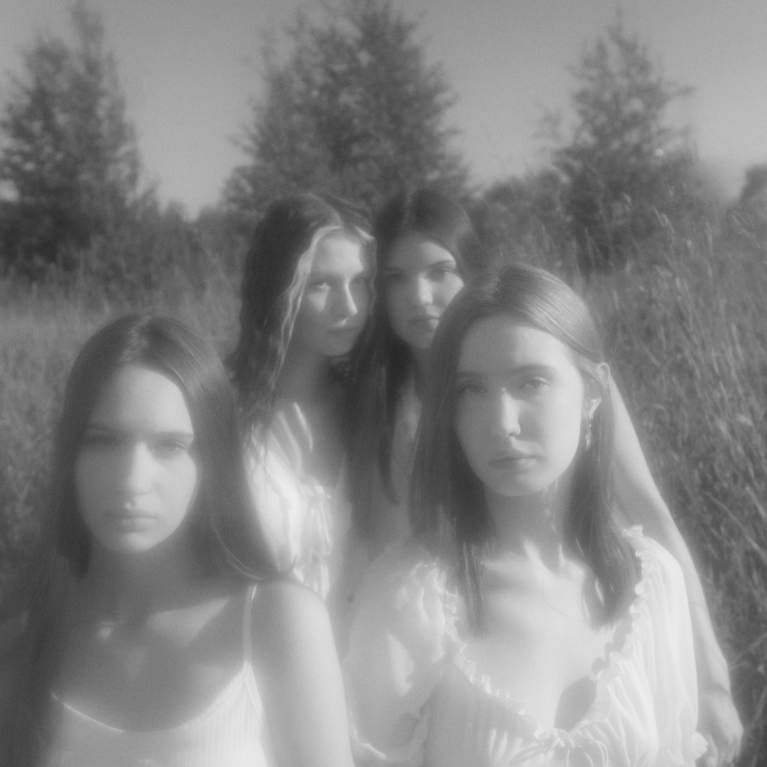 Эва, Влада, Даша и Соня