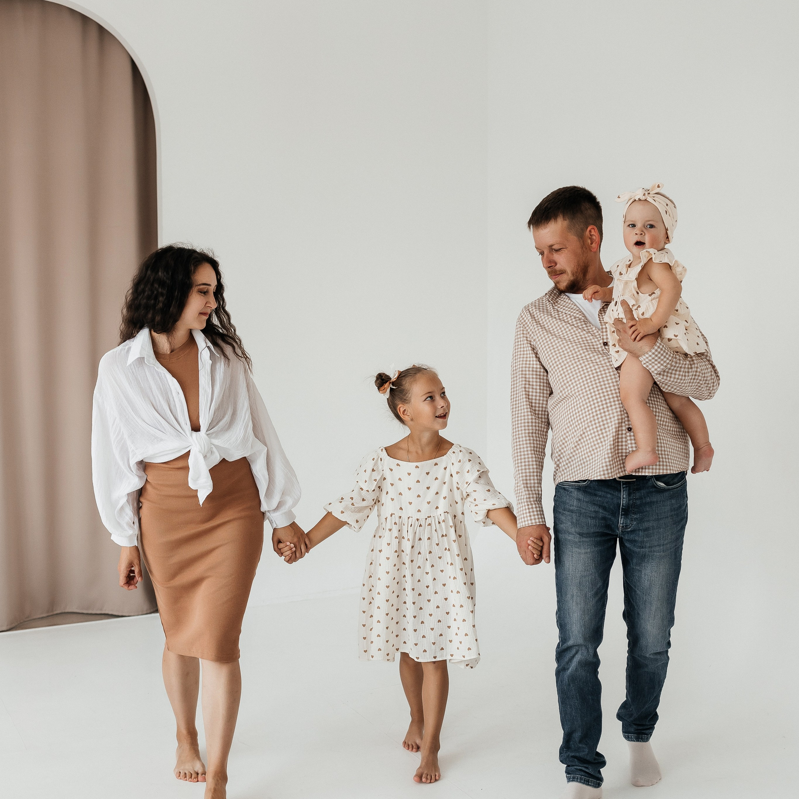 Артём/Лена/Арина/Маша