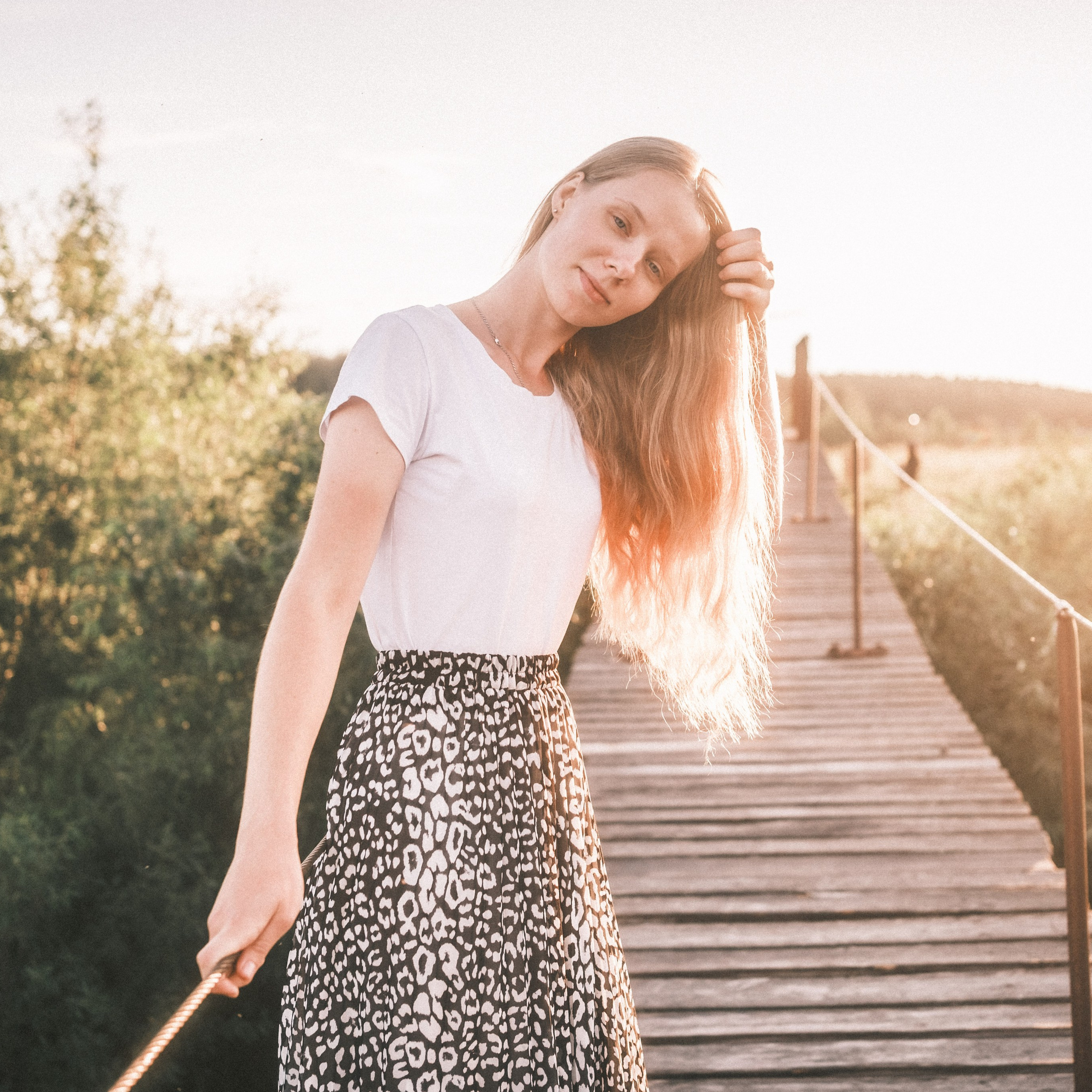 Полина на мосту